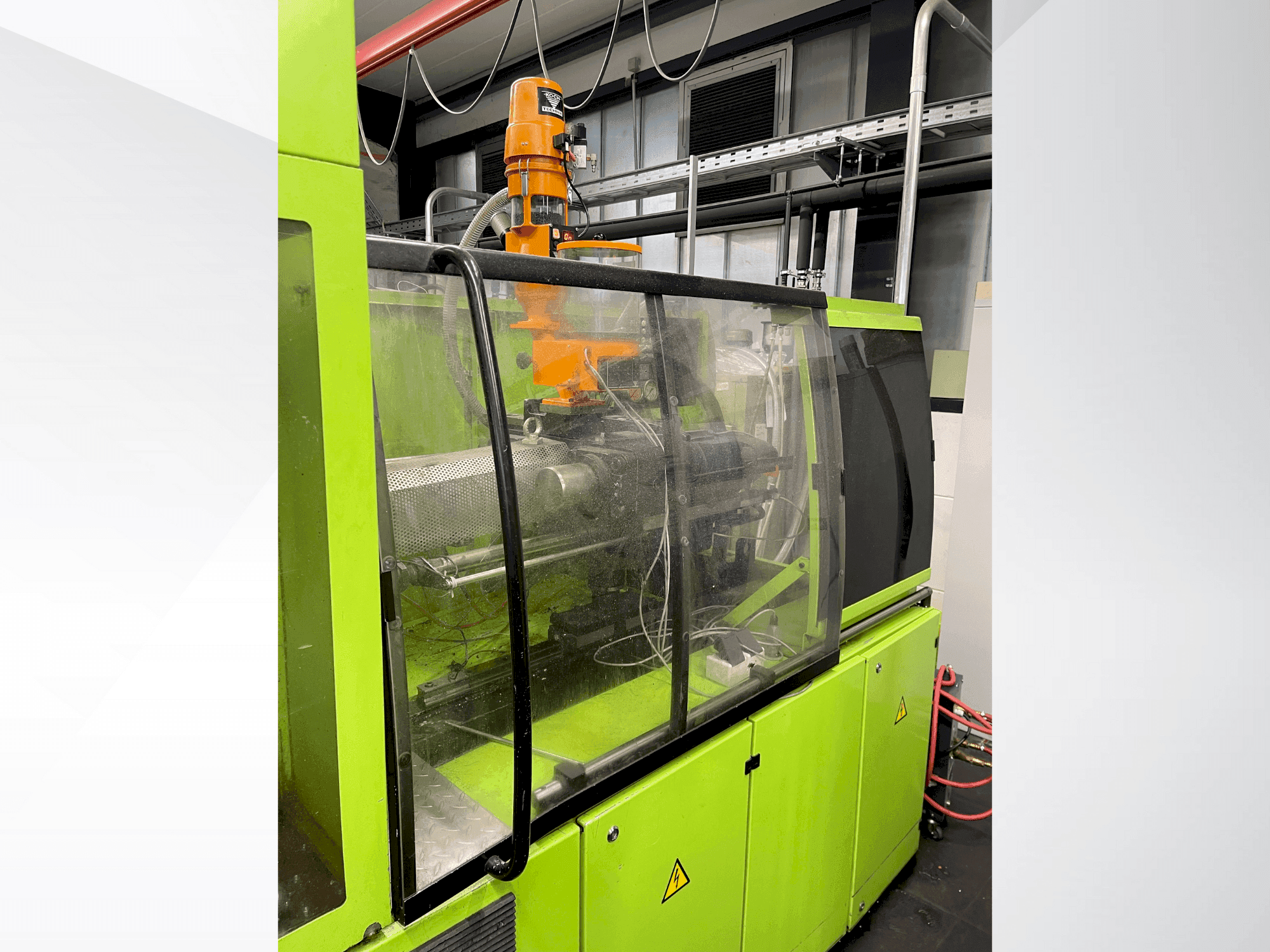 A Engel ES 330 H / 80V SOTR  gép elölnézete