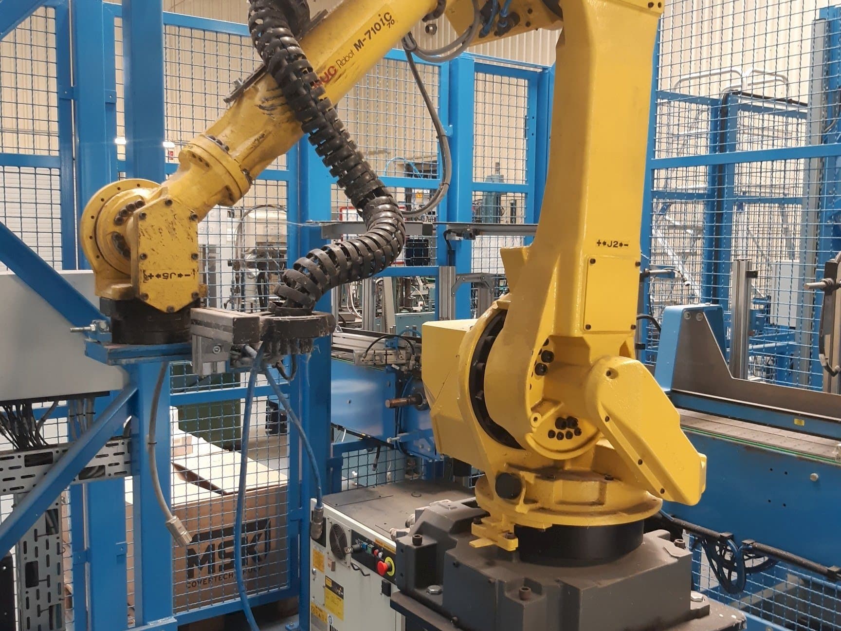 A FANUC M-710iC (2015)  gép elölnézete