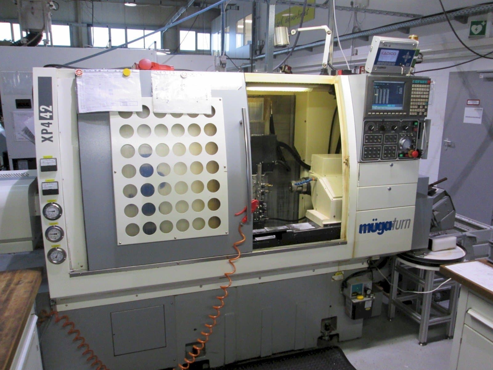 A Muga XP4 42SM  gép elölnézete