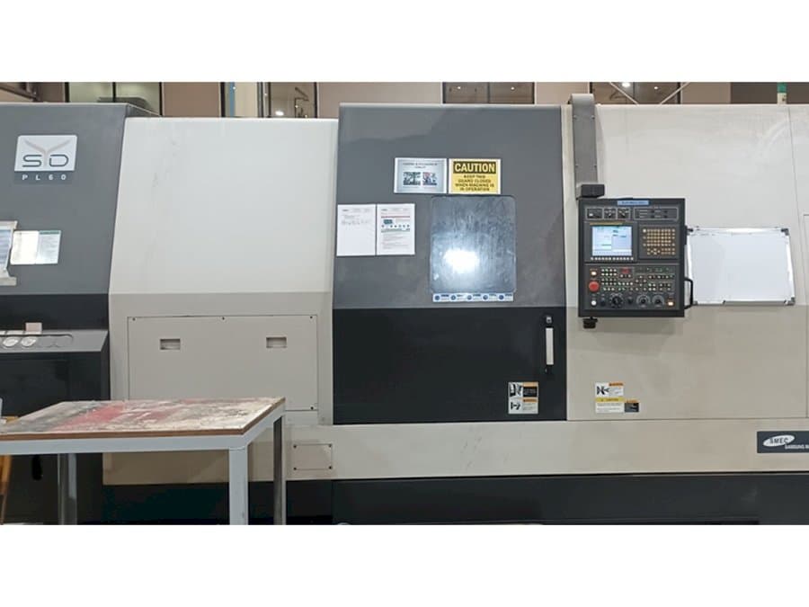 A Samsung PL60  gép elölnézete