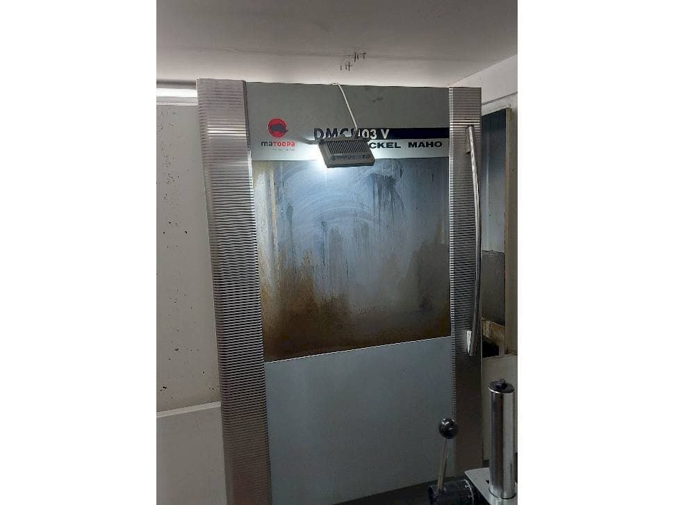 A DMG DMC 103 V  gép elölnézete