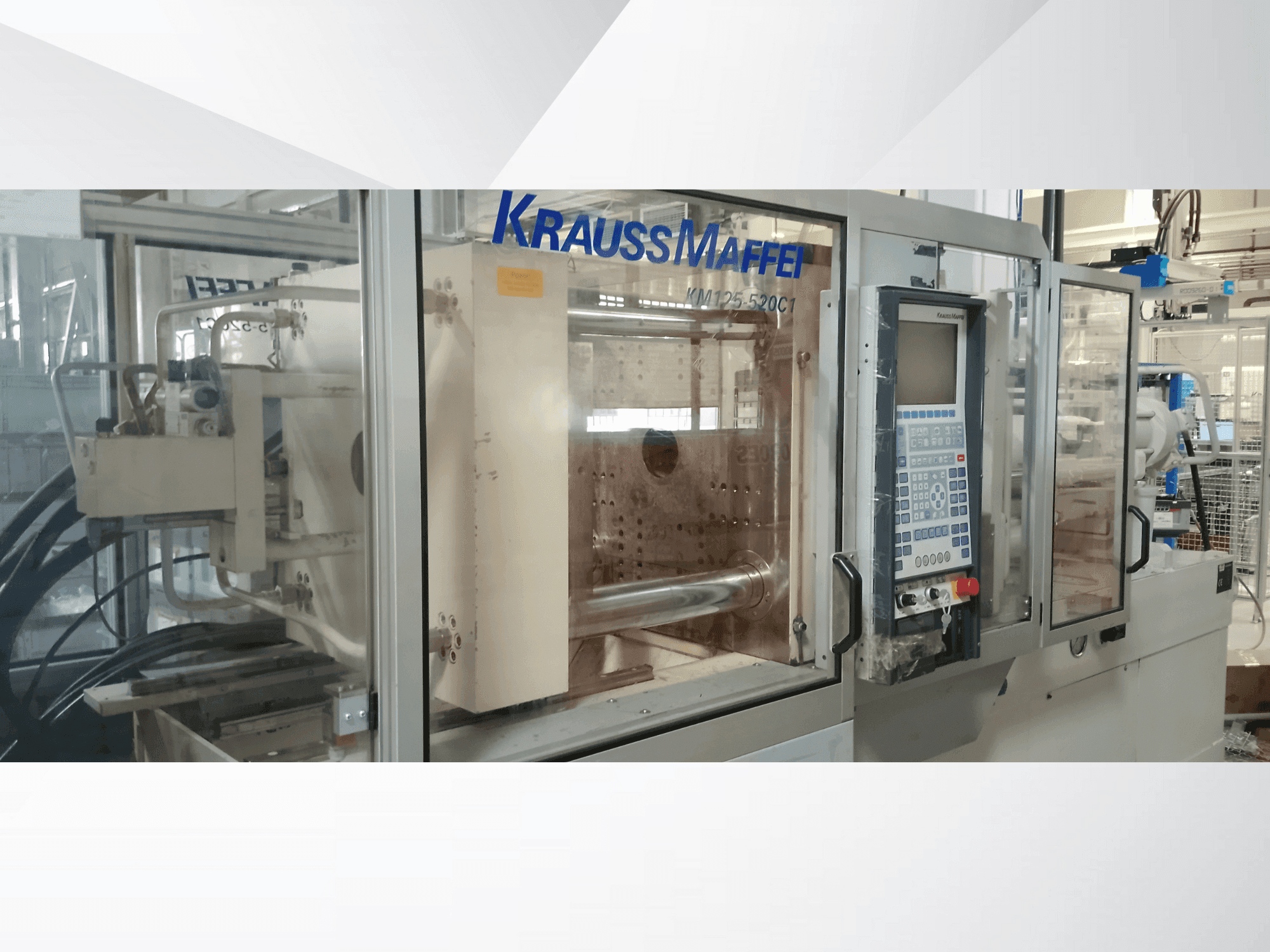 A Krauss Maffei 125-520 C1  gép elölnézete