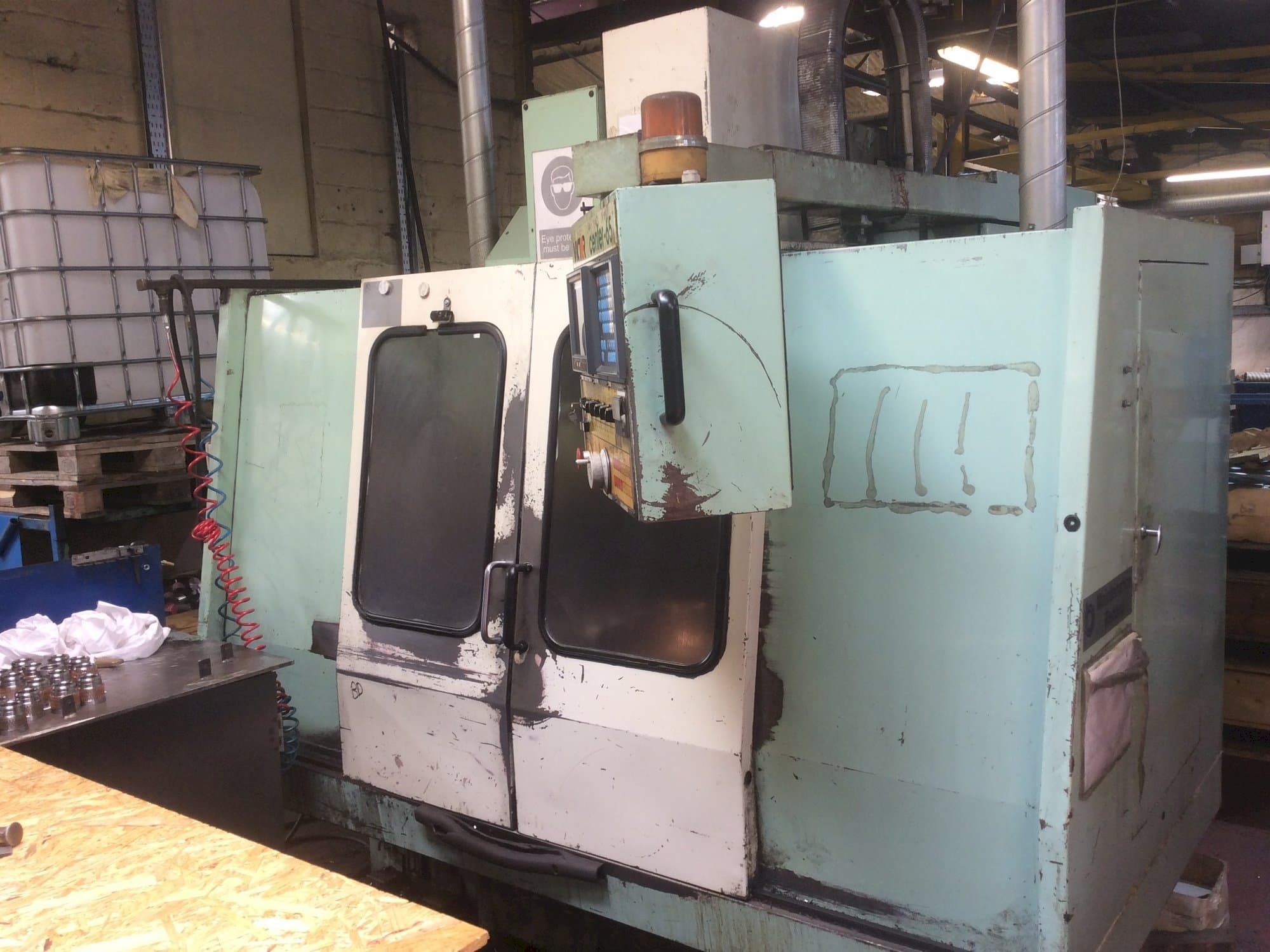 A Victor V Center-65  gép elölnézete