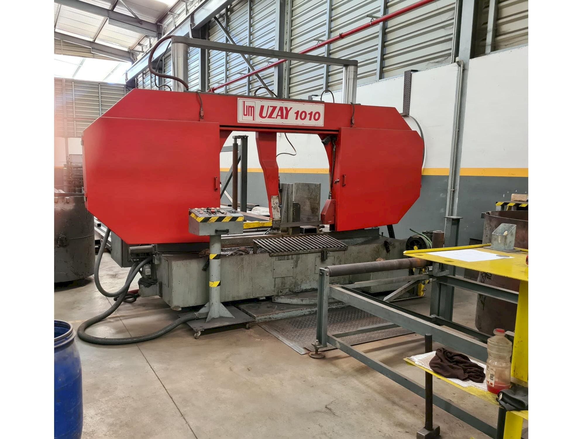 A UZAY MAKINA UMSY 1010  gép elölnézete