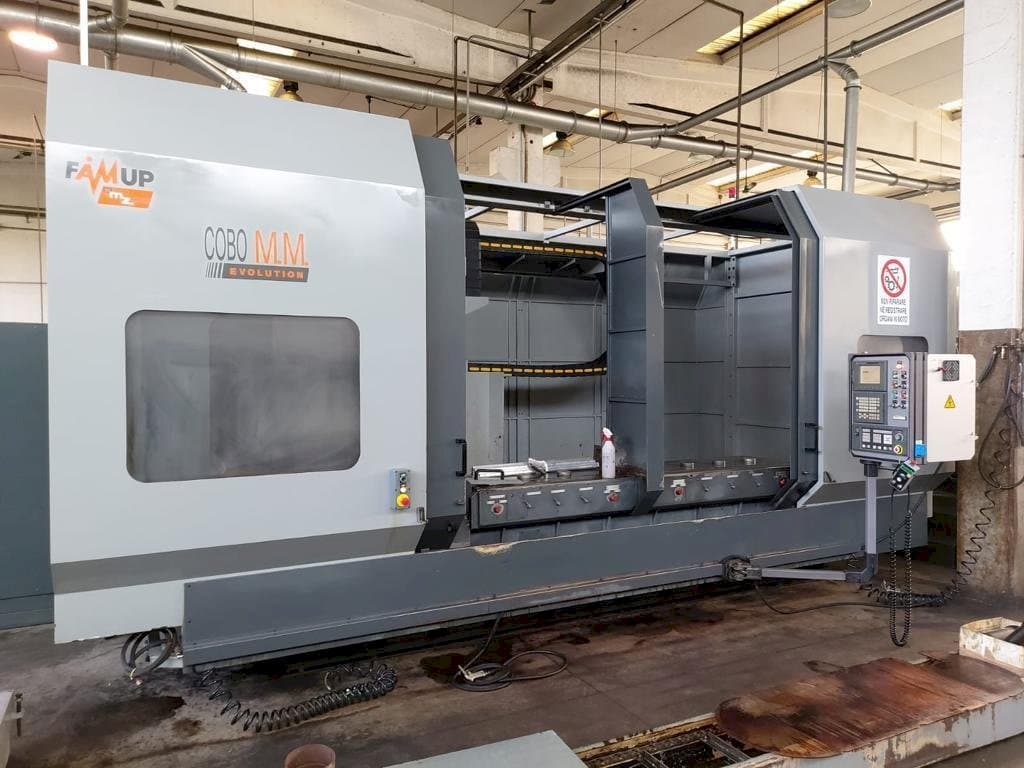 A FAMUP COBO 3000  gép elölnézete