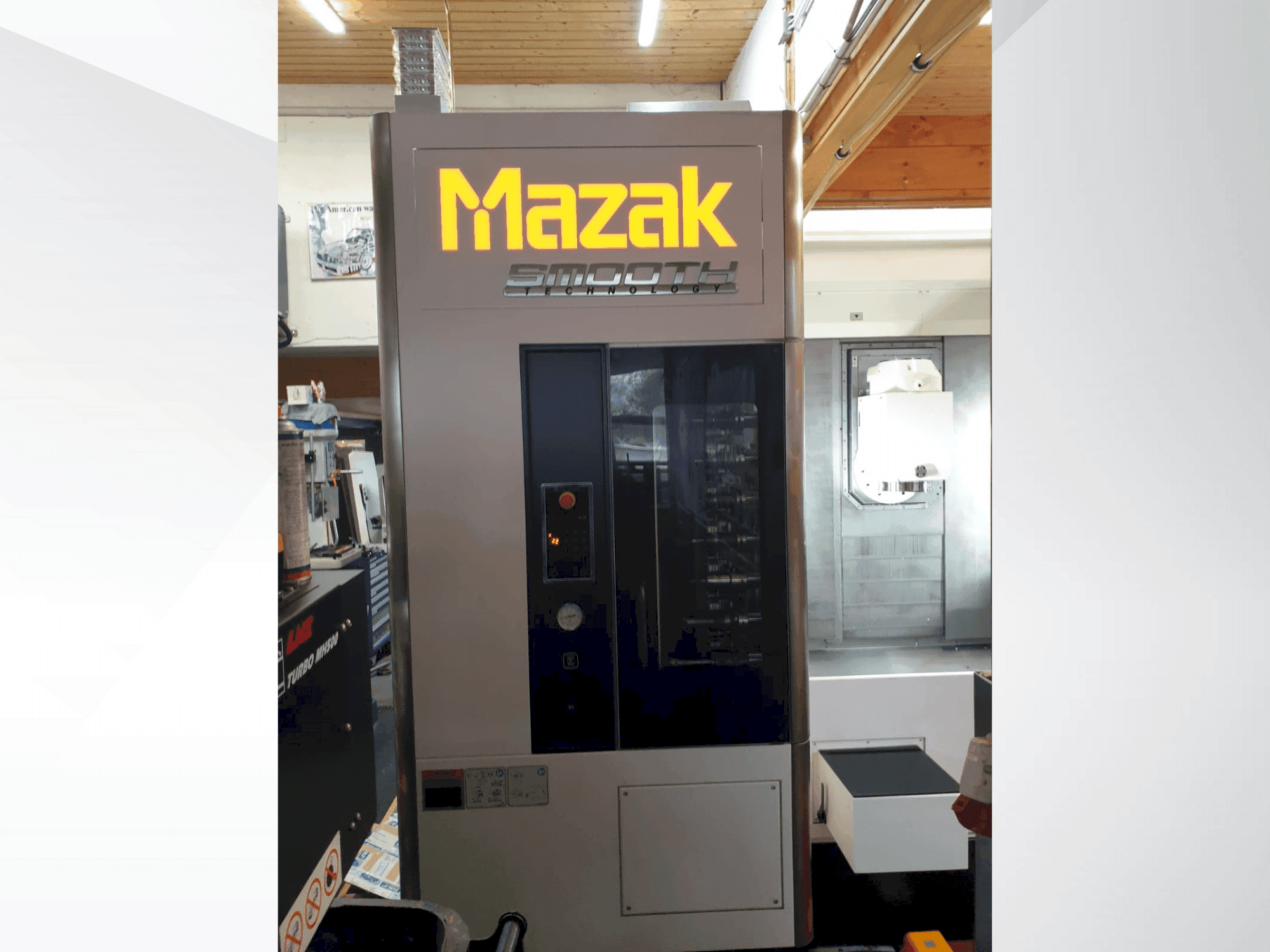 A Mazak INTEGREX j-200S  gép elölnézete