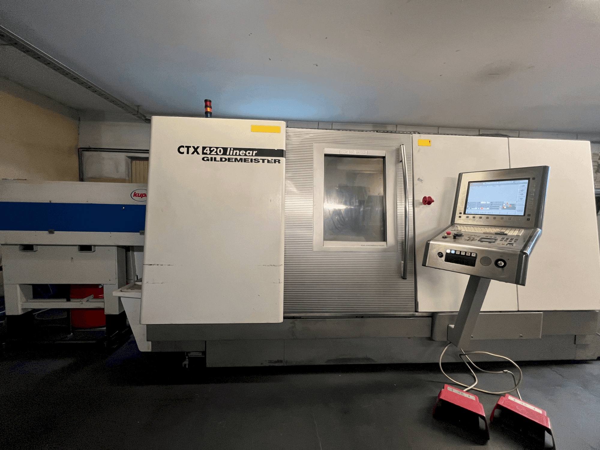 A Gildemeister CTX 420 linear  gép elölnézete