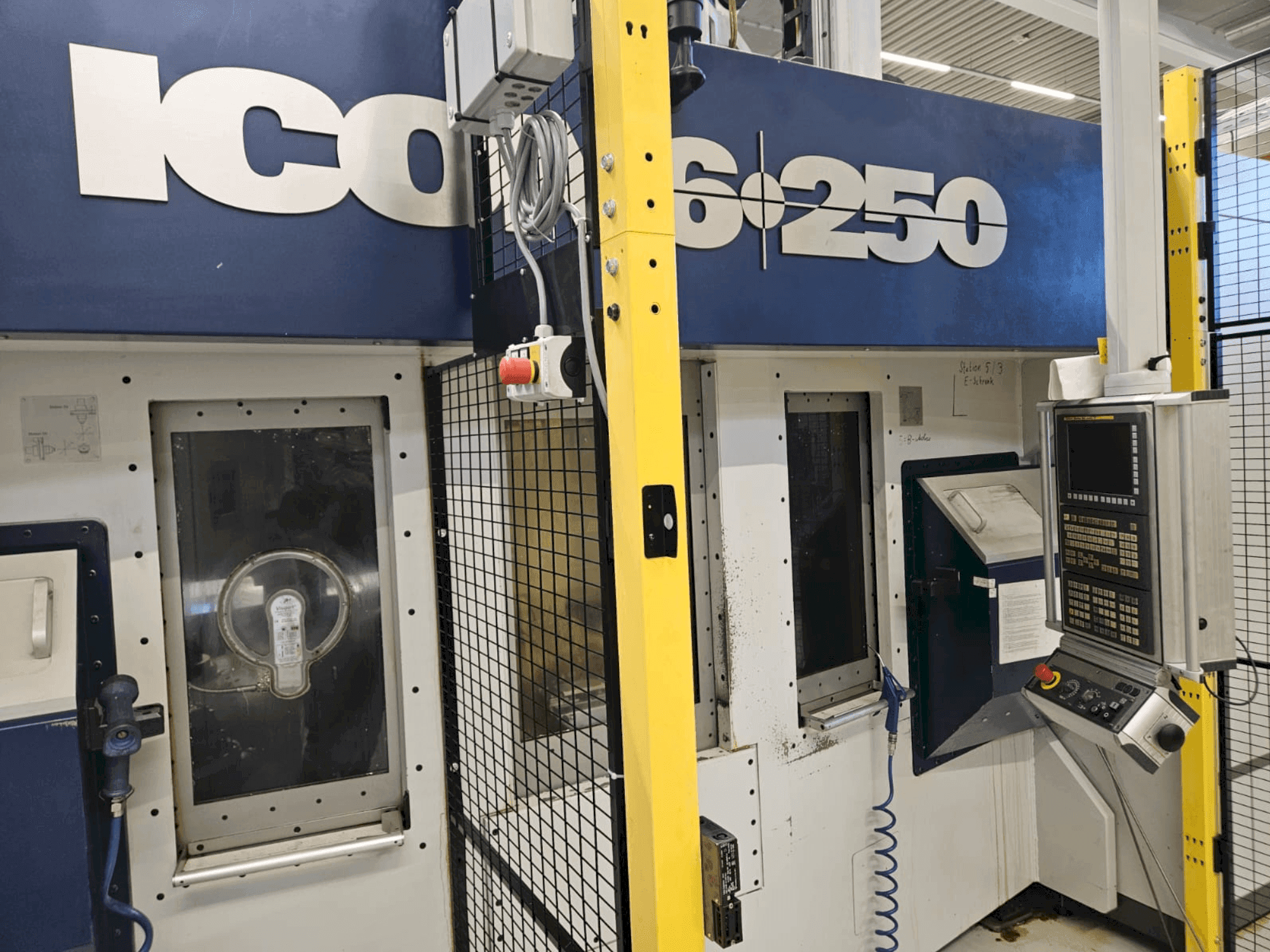 A ICON 6-250  gép elölnézete