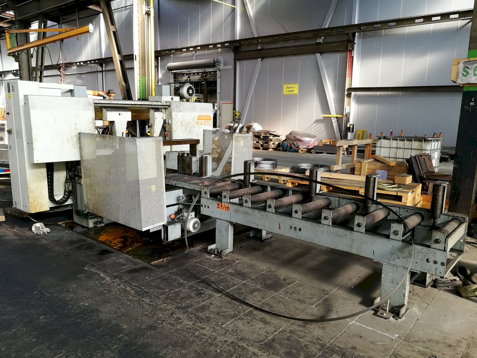 A KASTO HBA 420 AU  gép jobb nézete