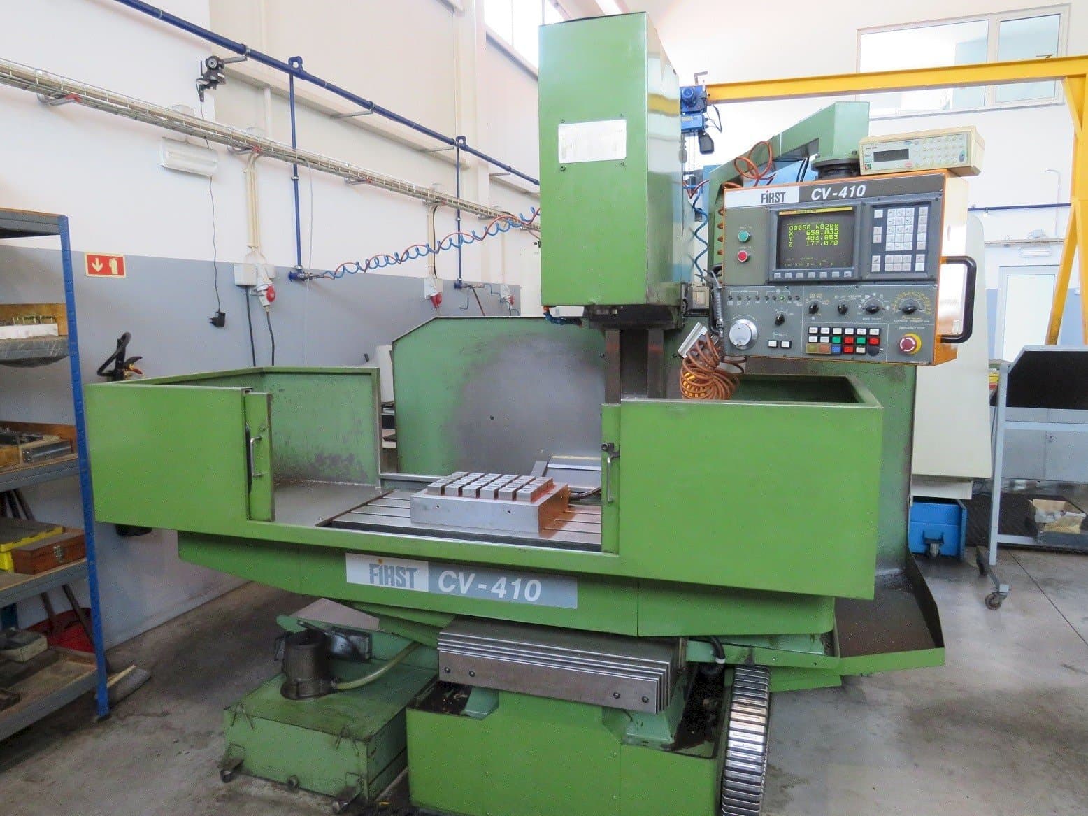 A FIRST CV-410  gép elölnézete