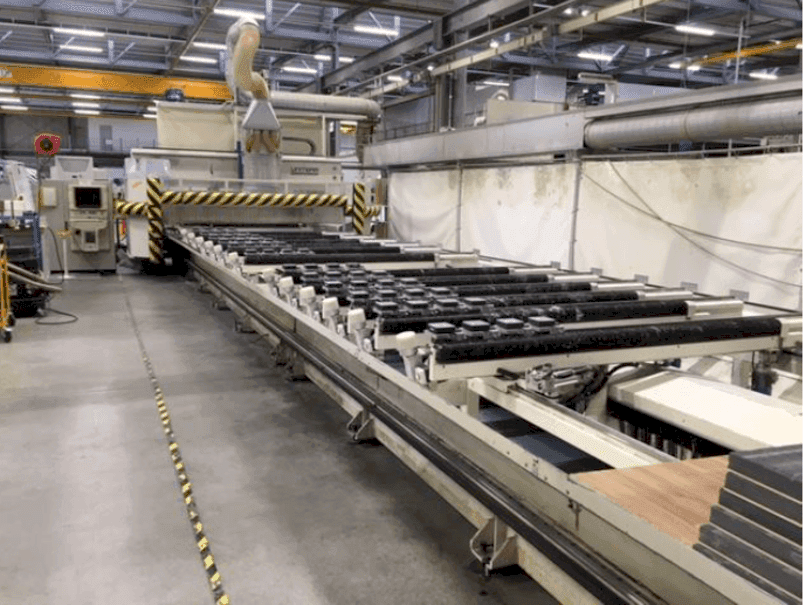 A Uniteam 5 achs  gép oldalnézete