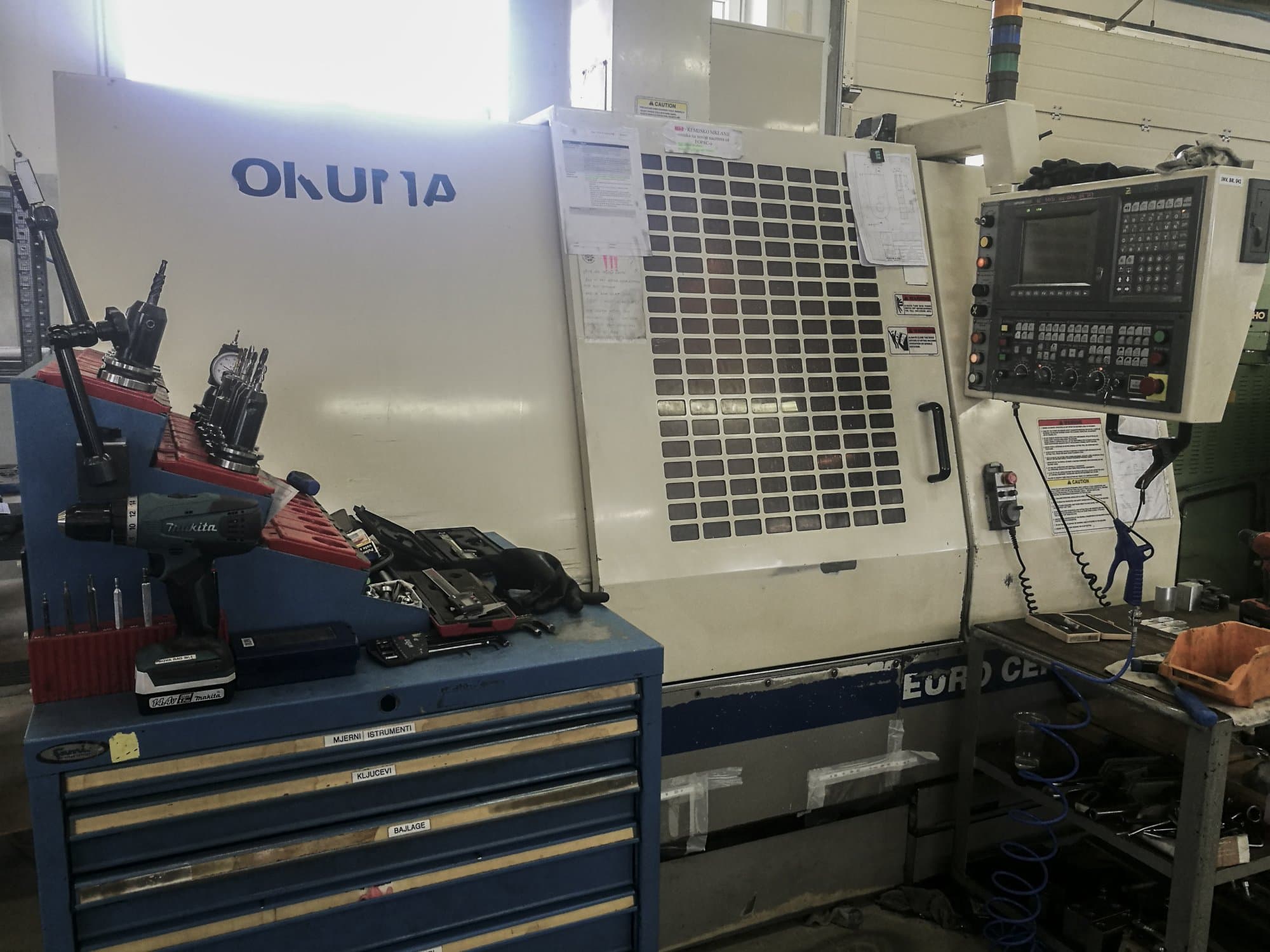 A Okuma EURO CENTER V50  gép elölnézete
