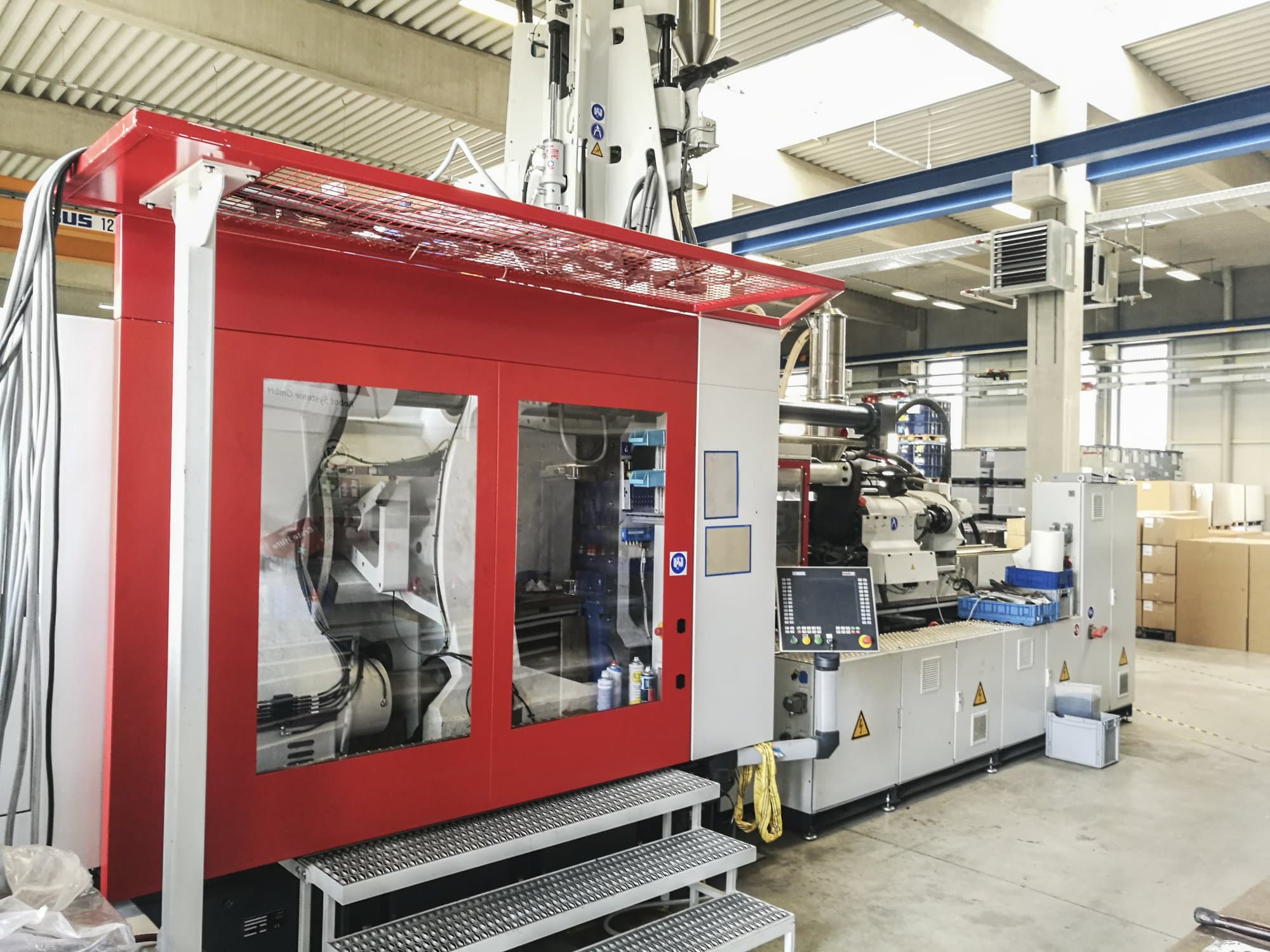 A FERROMATIK MILACRON MM 800-4880/MSW  gép bal oldali nézete