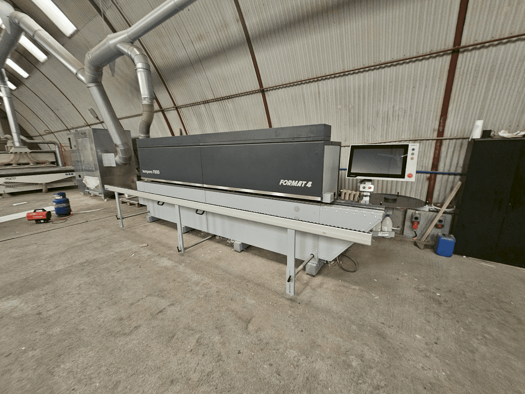 A FORMAT4 Tempora F800 60.12/2 E  gép elölnézete