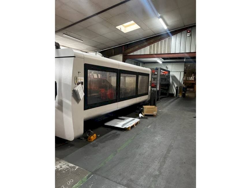 A Bystronic BySprint PRO 3015 gép elölnézete
