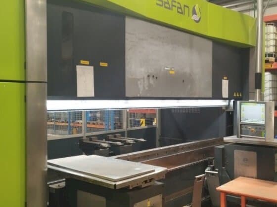 A Safan SAFAN E-brake 300-4100  gép elölnézete