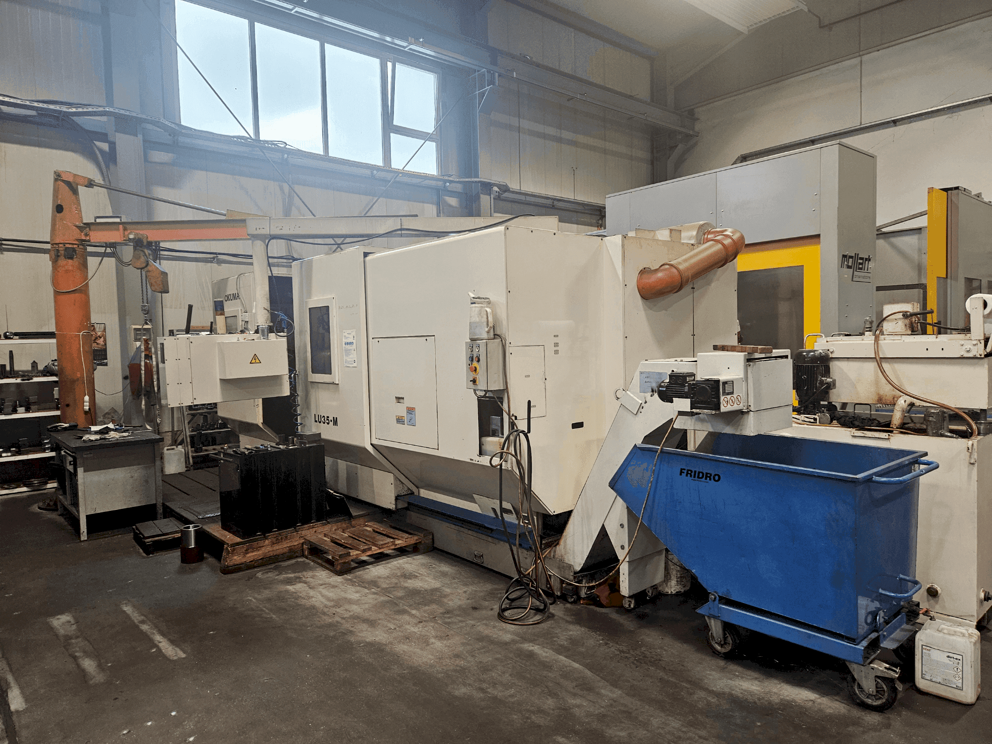 A Okuma LU 35-M  gép elölnézete