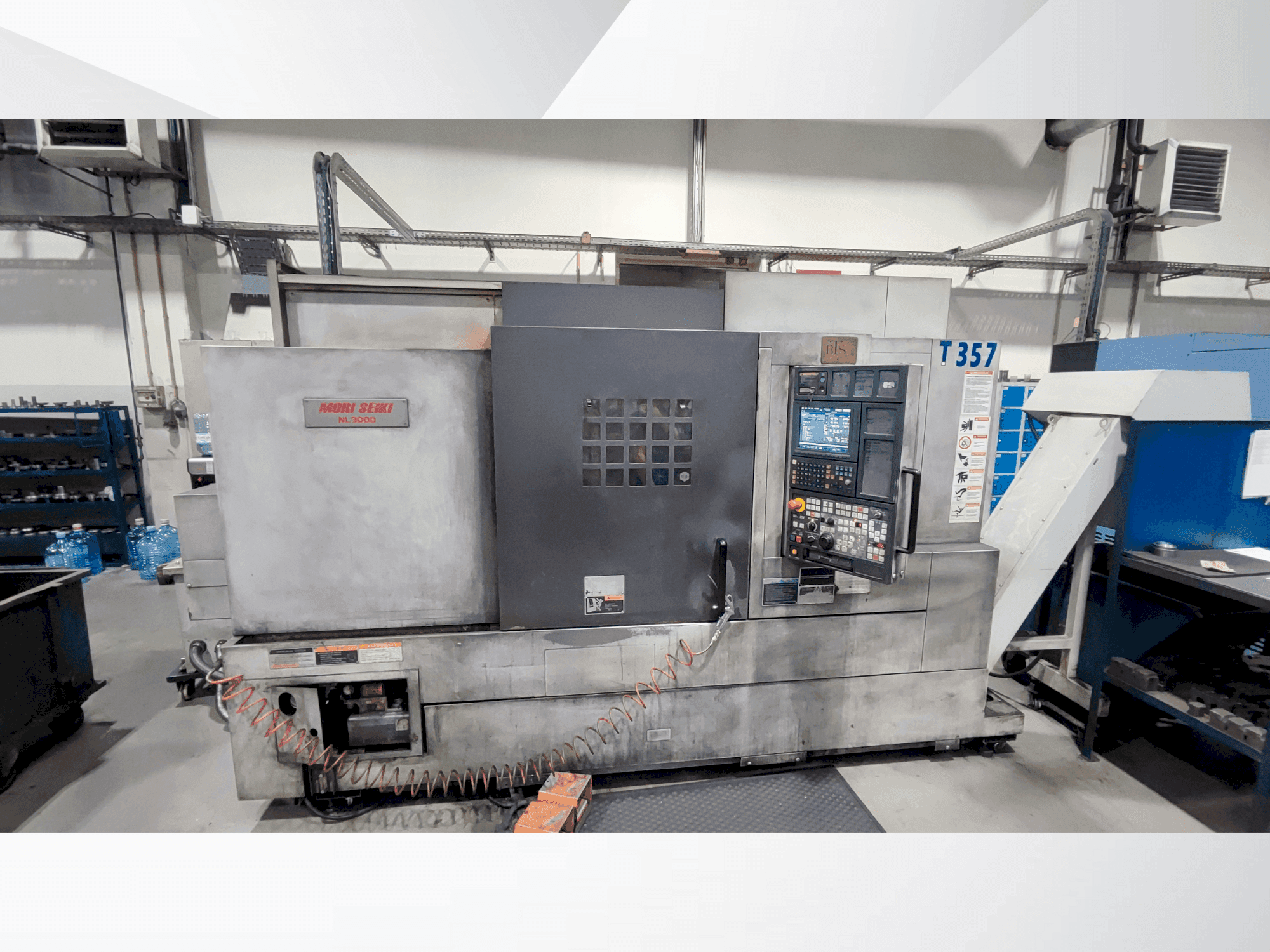 A MORI SEIKI NL 3000/700  gép elölnézete