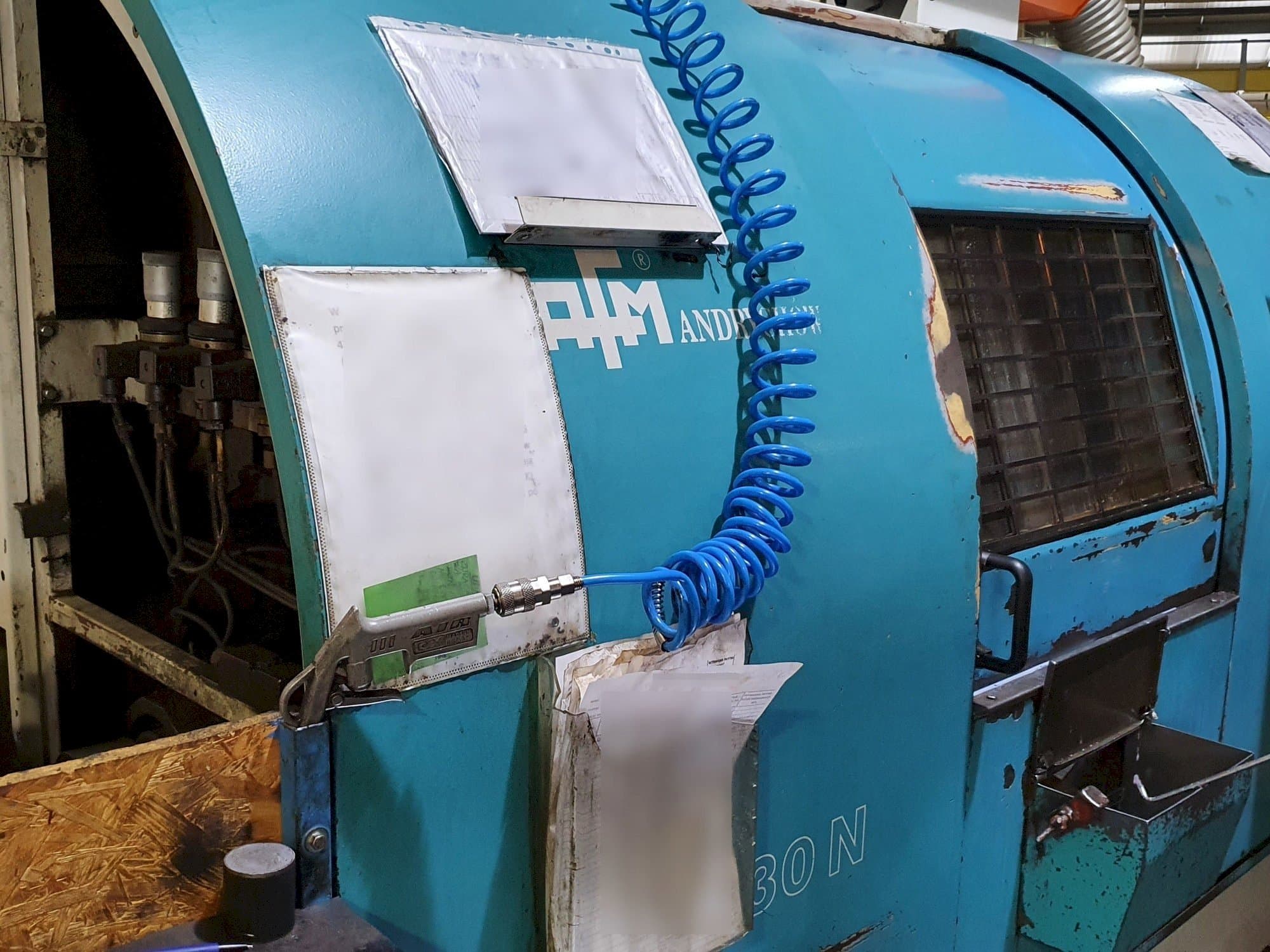 A AFM TAE-30N  gép elölnézete