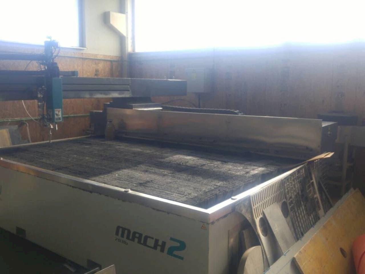 A Flow Mach2-3120b  gép elölnézete