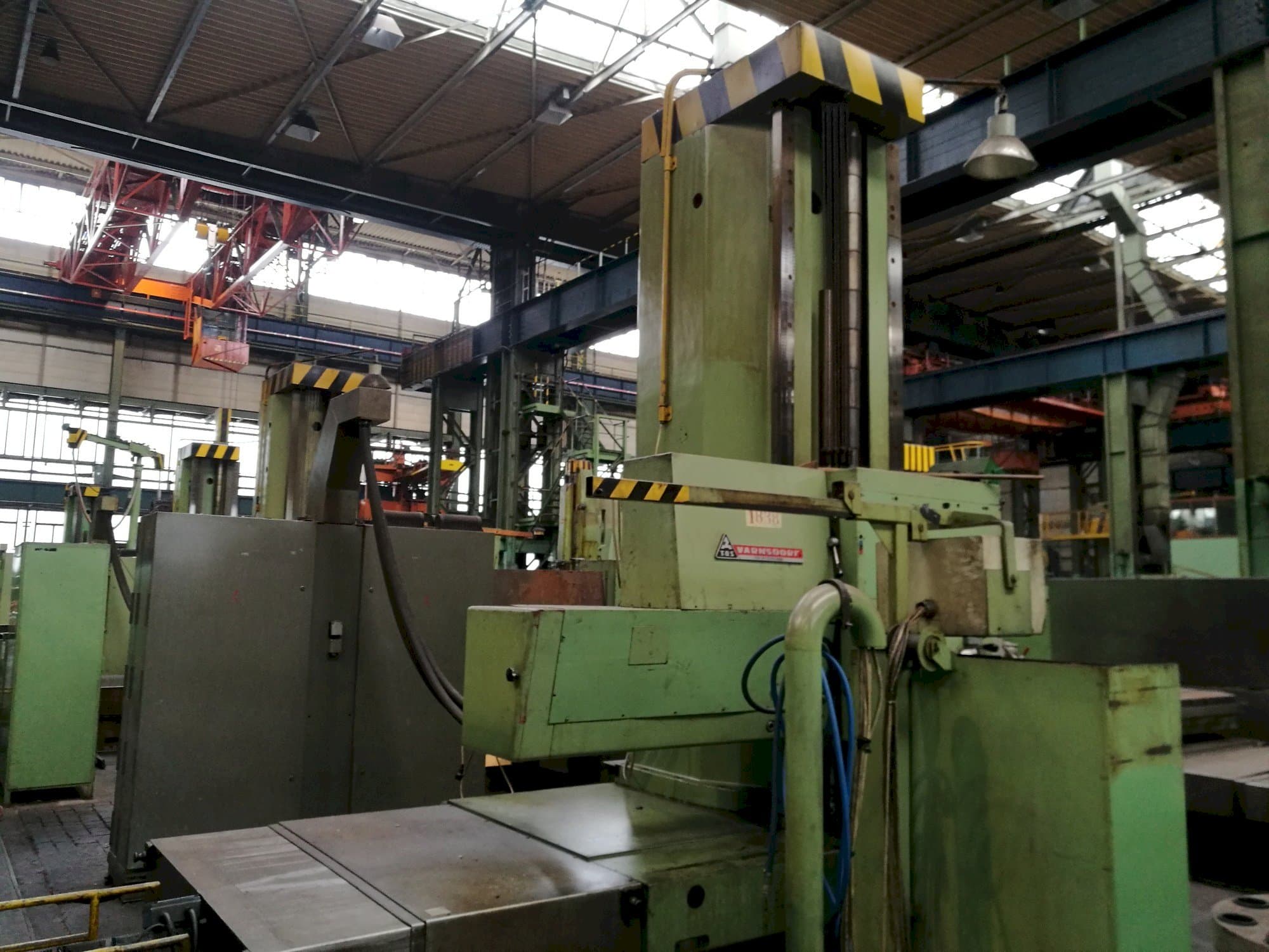 A TOS WHN 13  gép elölnézete