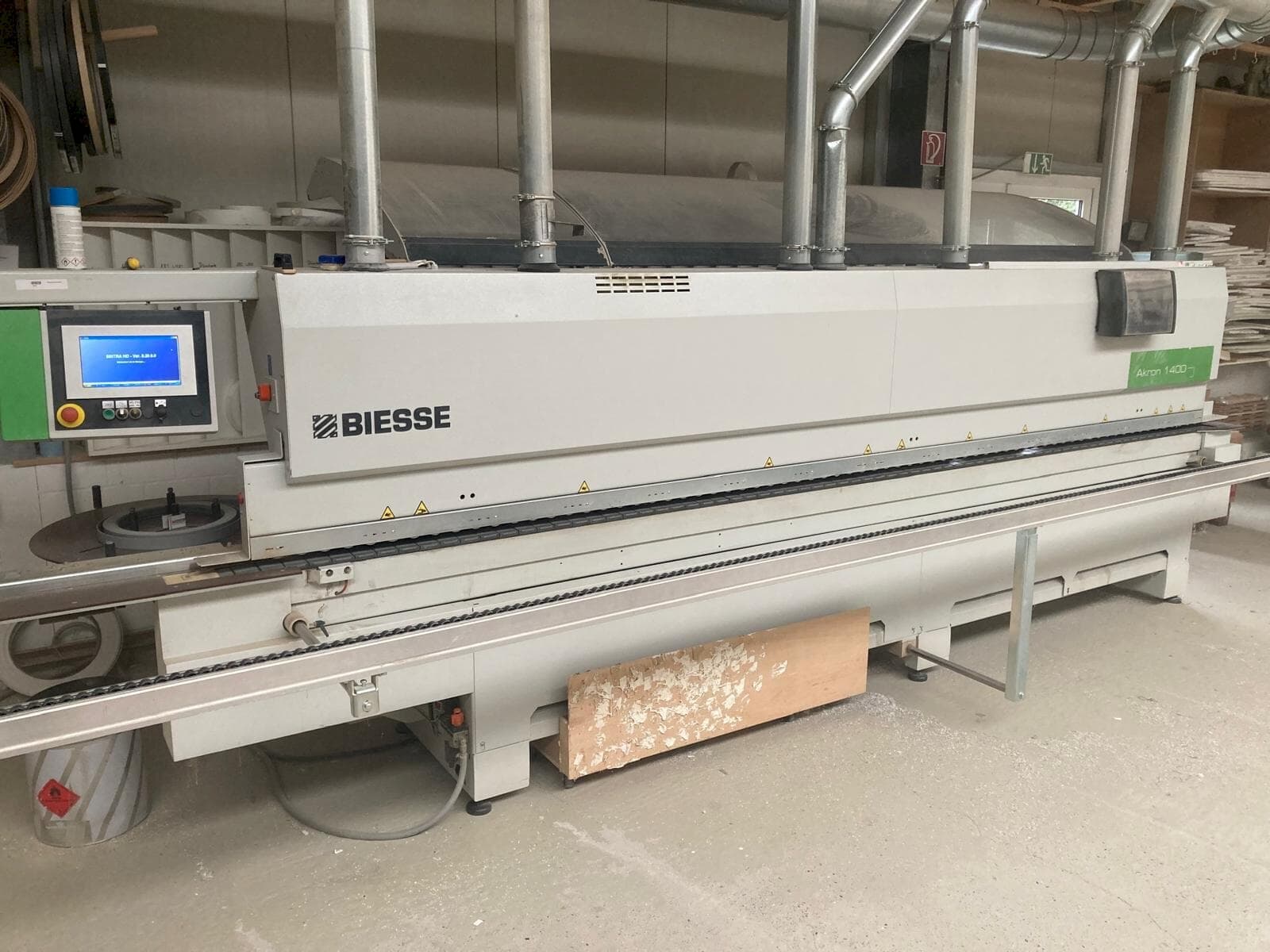 A BIESSE AKRON 1440  gép elölnézete