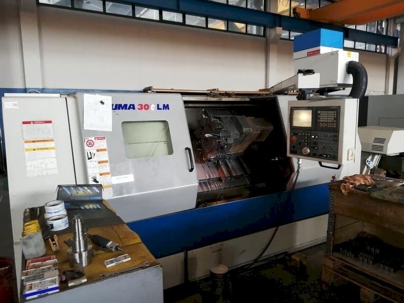 A Doosan PUMA 300 LMB  gép elölnézete