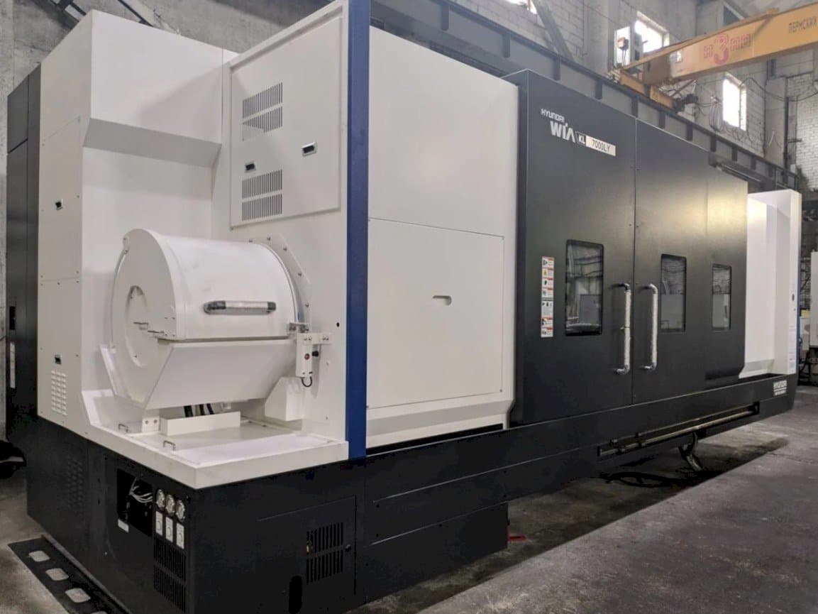 A Hyundai Wia KL 7000 LY  gép elölnézete