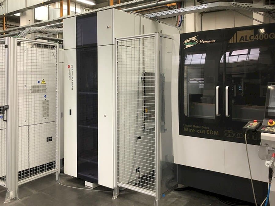 A Sodick ALC400G  gép elölnézete