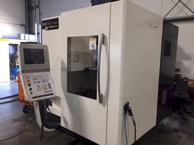 A DECKEL MAHO DMC 635 eco  gép elölnézete