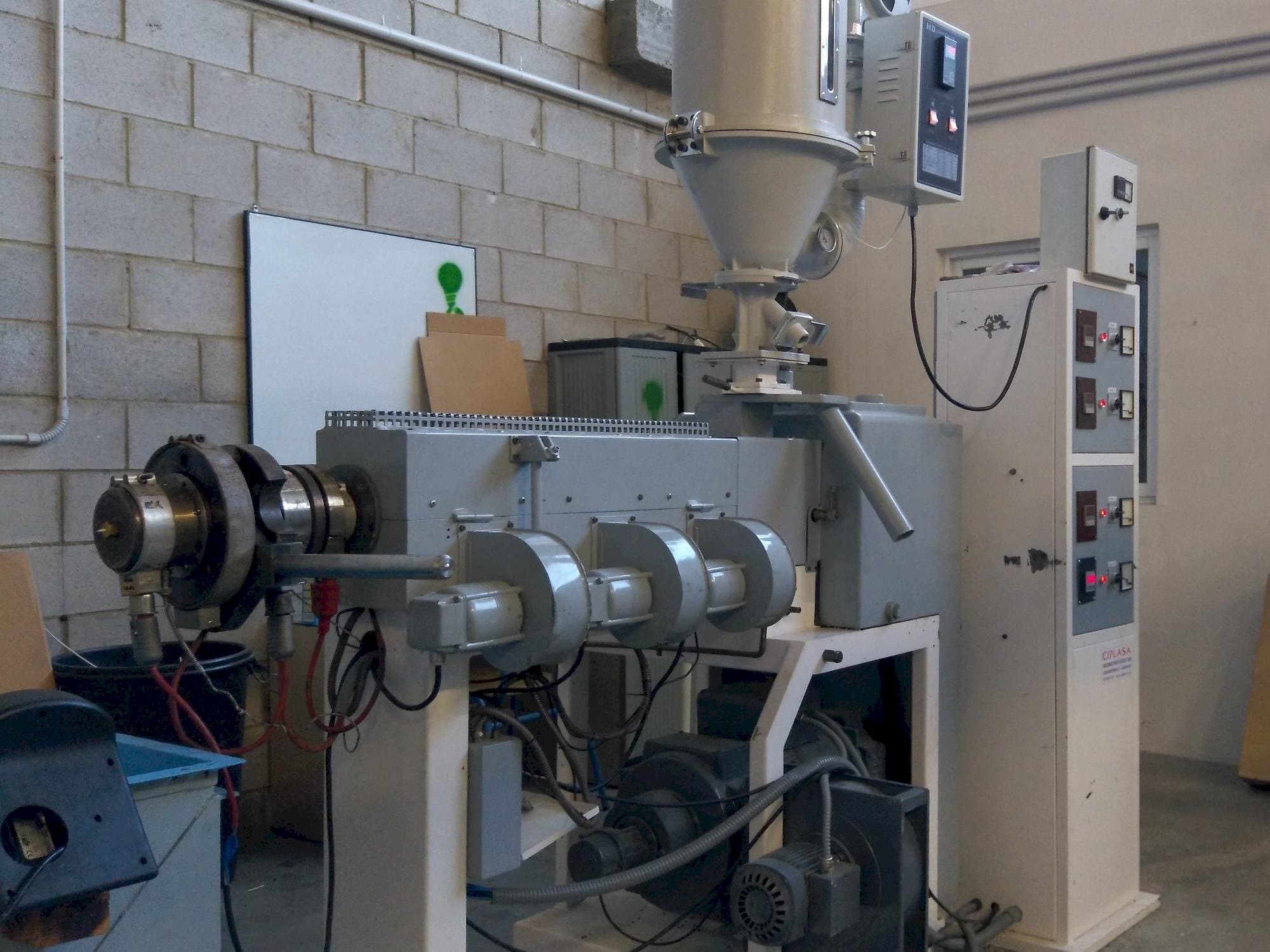 A Mateu & Solé EX 38  gép oldalnézete