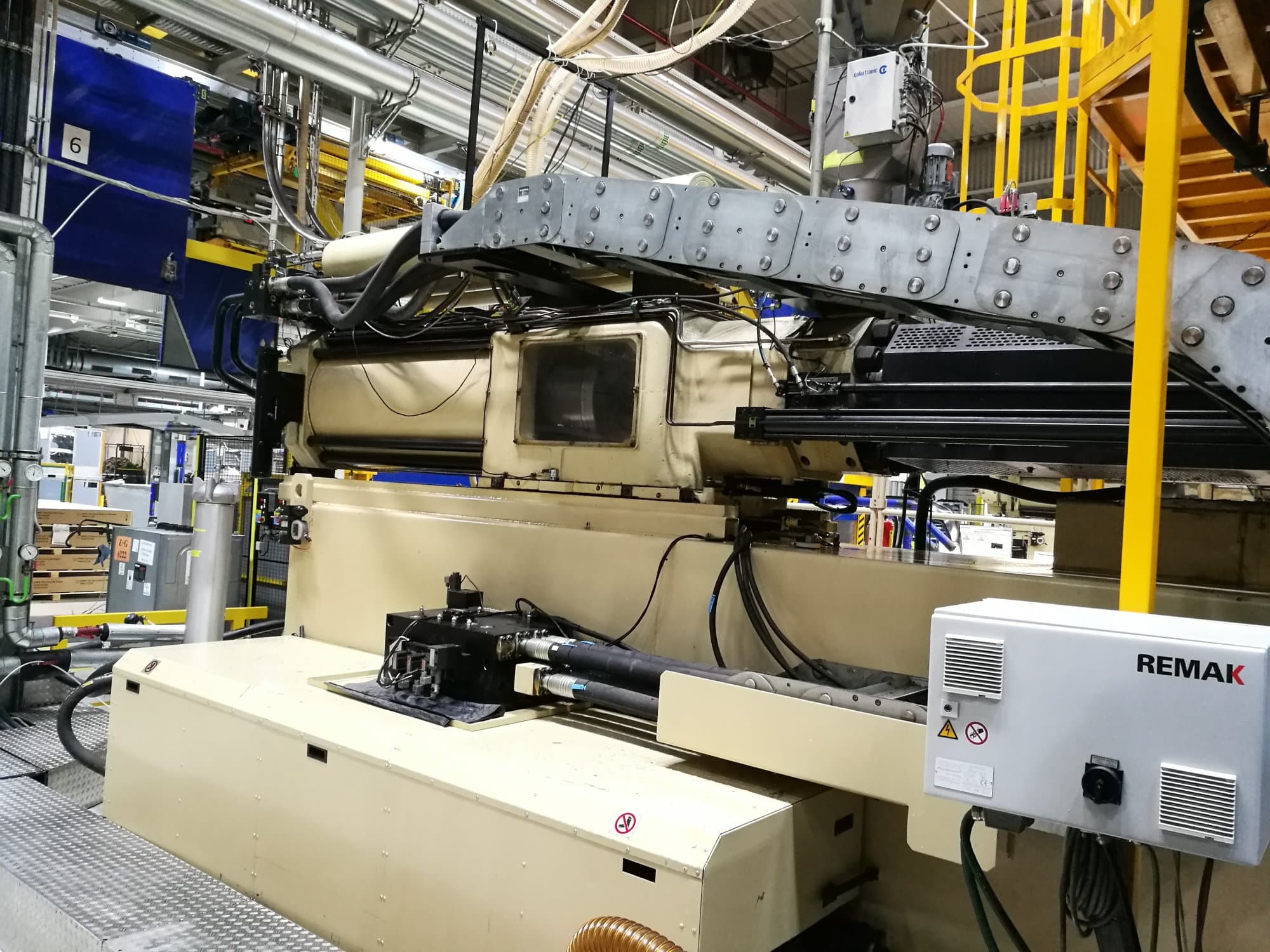 A Husky E 3150 RS 170/155  gép elölnézete