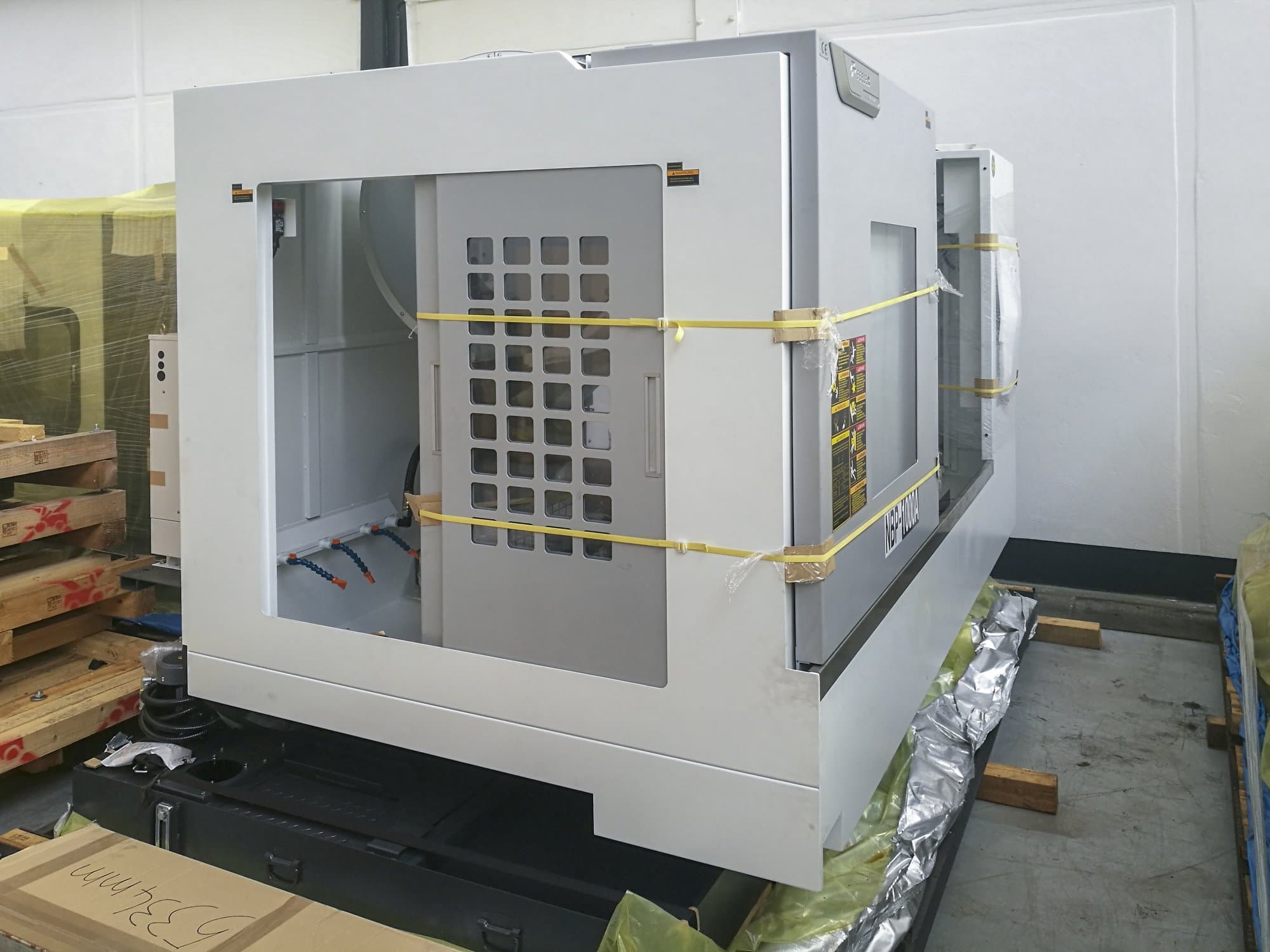 A Feeler NBP-1000A  gép bal oldali nézete