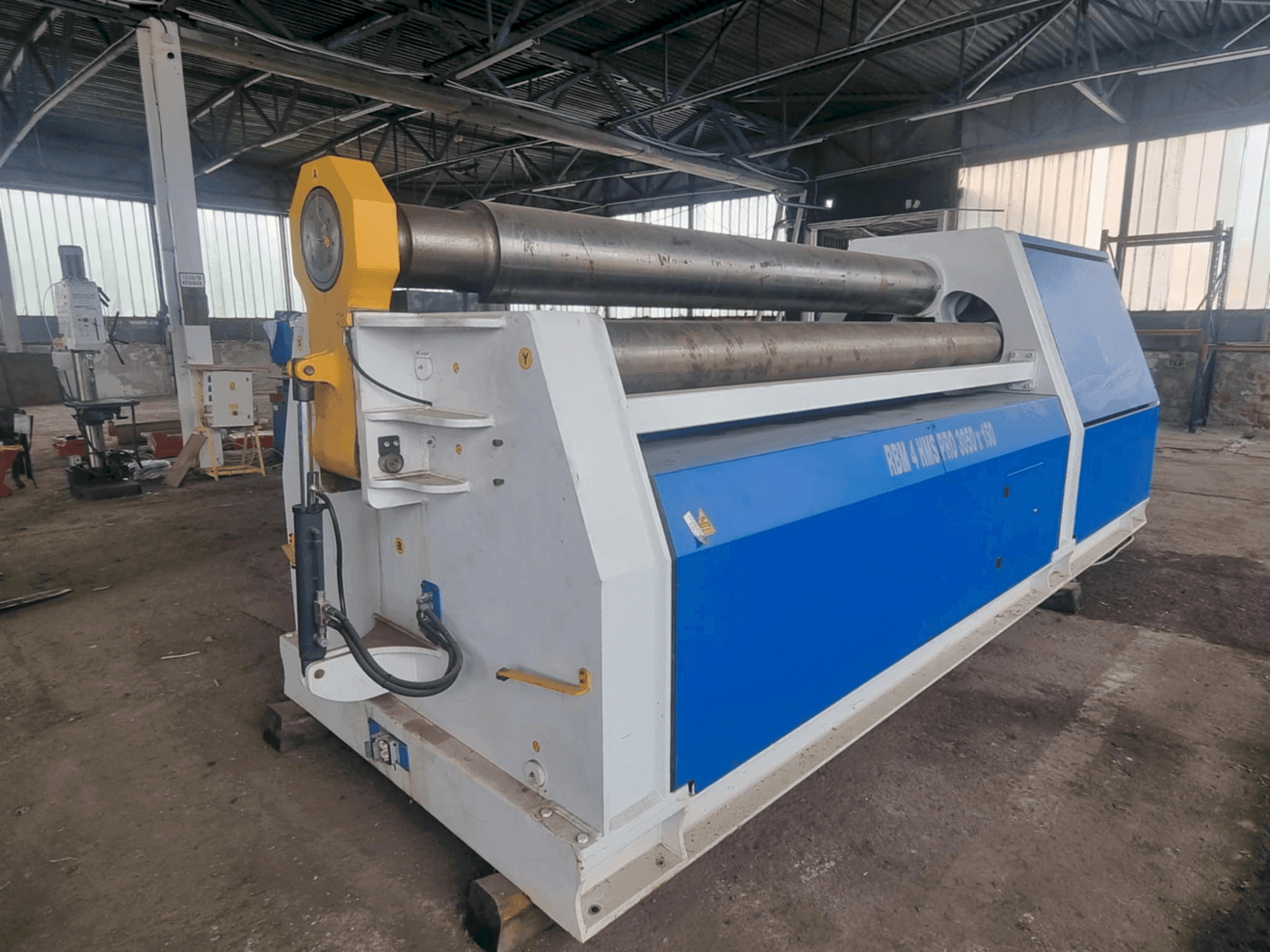 A Metallkraft  RBM 4 HMS Pro 3050-150  gép elölnézete