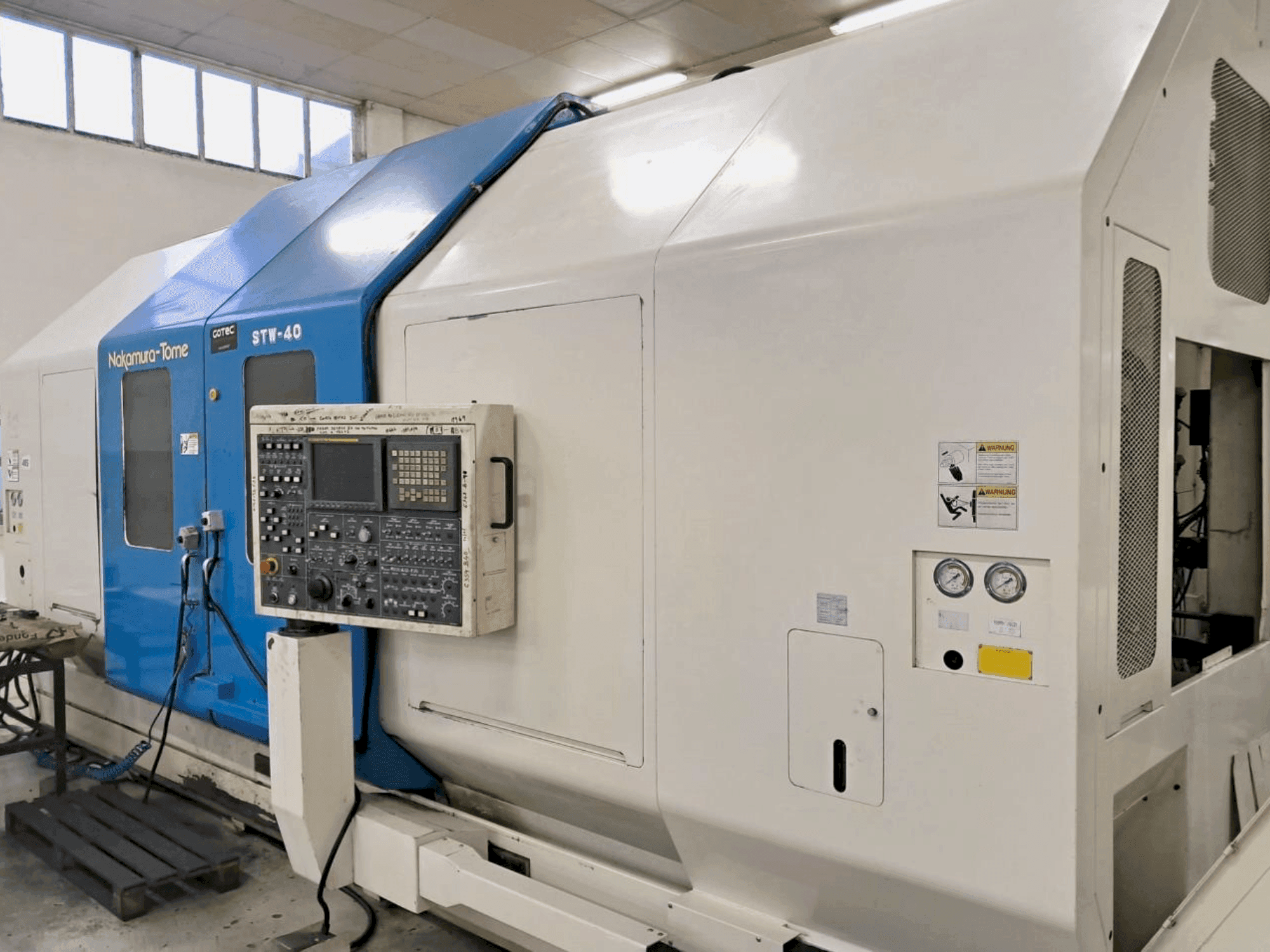 A NAKAMURA-TOME STW-40  gép elölnézete