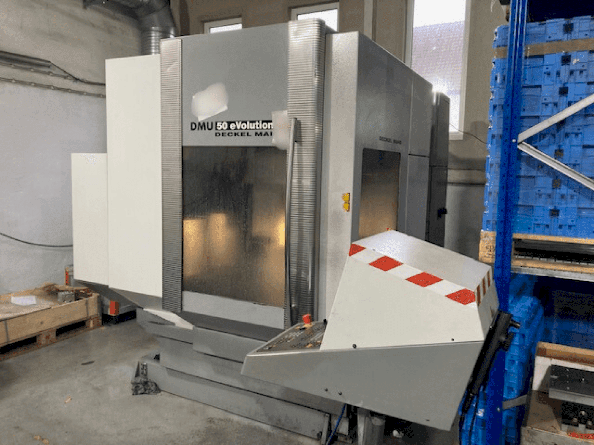 A DMG MORI DMU 50 evolution  gép elölnézete