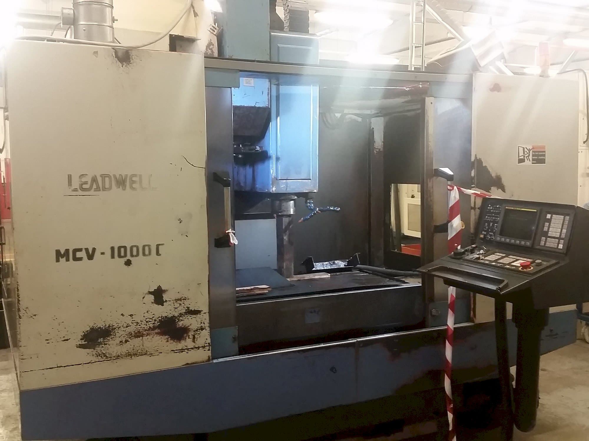 A Leadwell MCV-1000CR  gép elölnézete