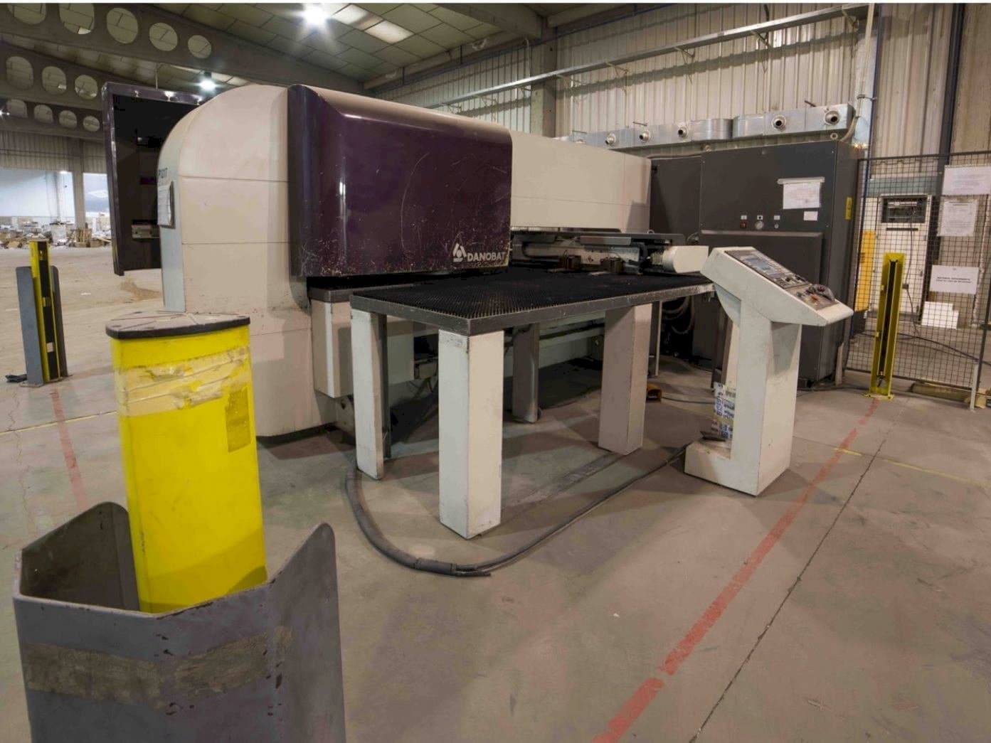 A DANOBAT P1317  gép elölnézete