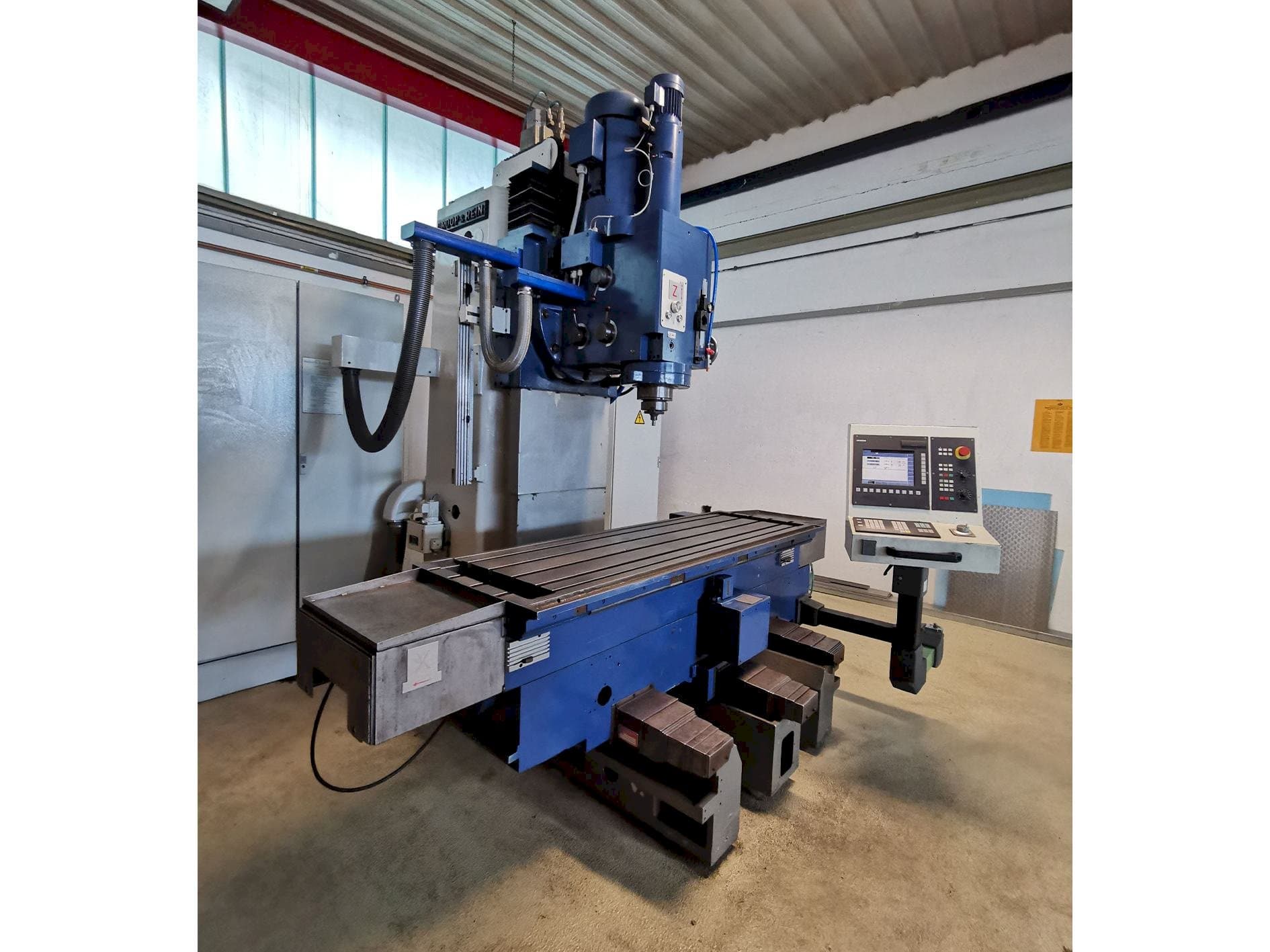 A Droop & Rein FS 100 ke  gép elölnézete