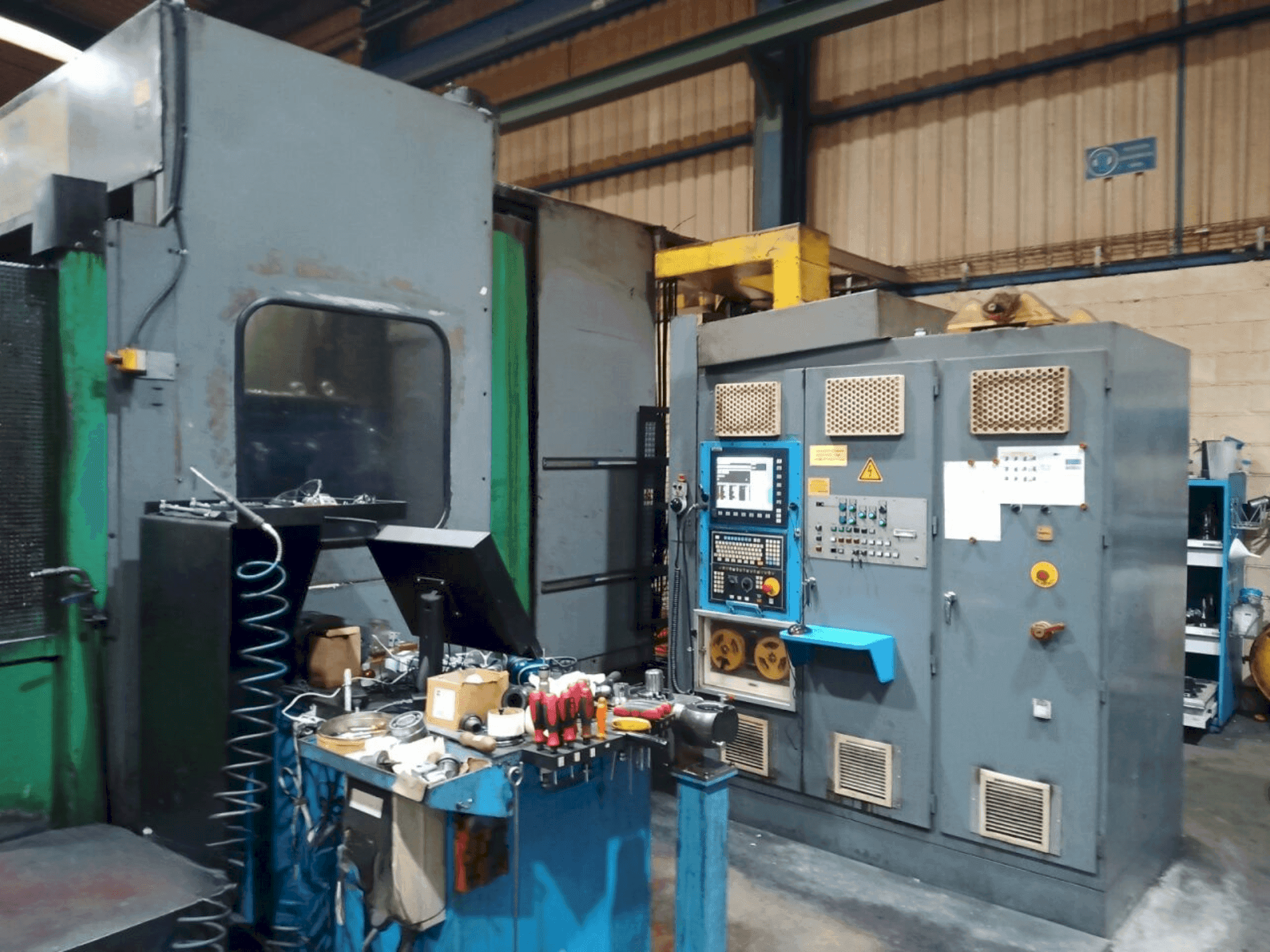 A Correa XB-420  gép elölnézete