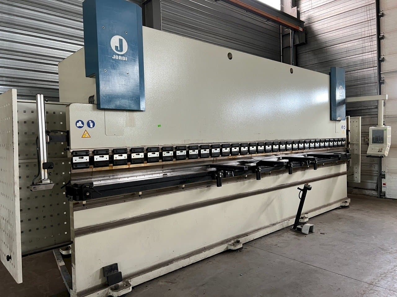 A JORDI PH 6225  gép elölnézete