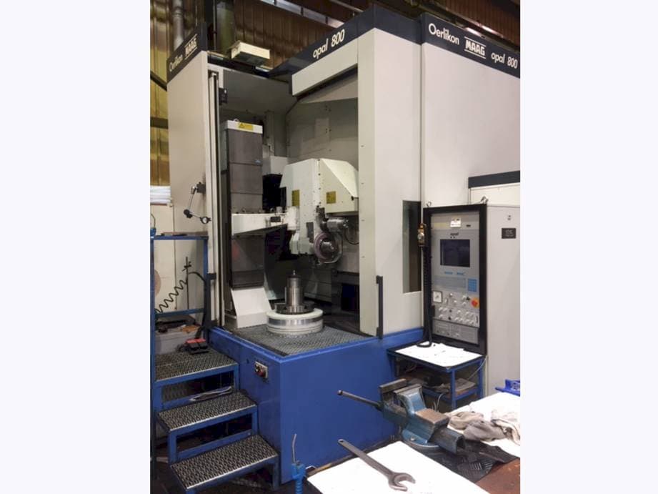 A Oerlikon MAAG OPAL 800  gép elölnézete