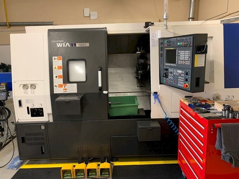 A Hyundai Wia L150SY  gép elölnézete