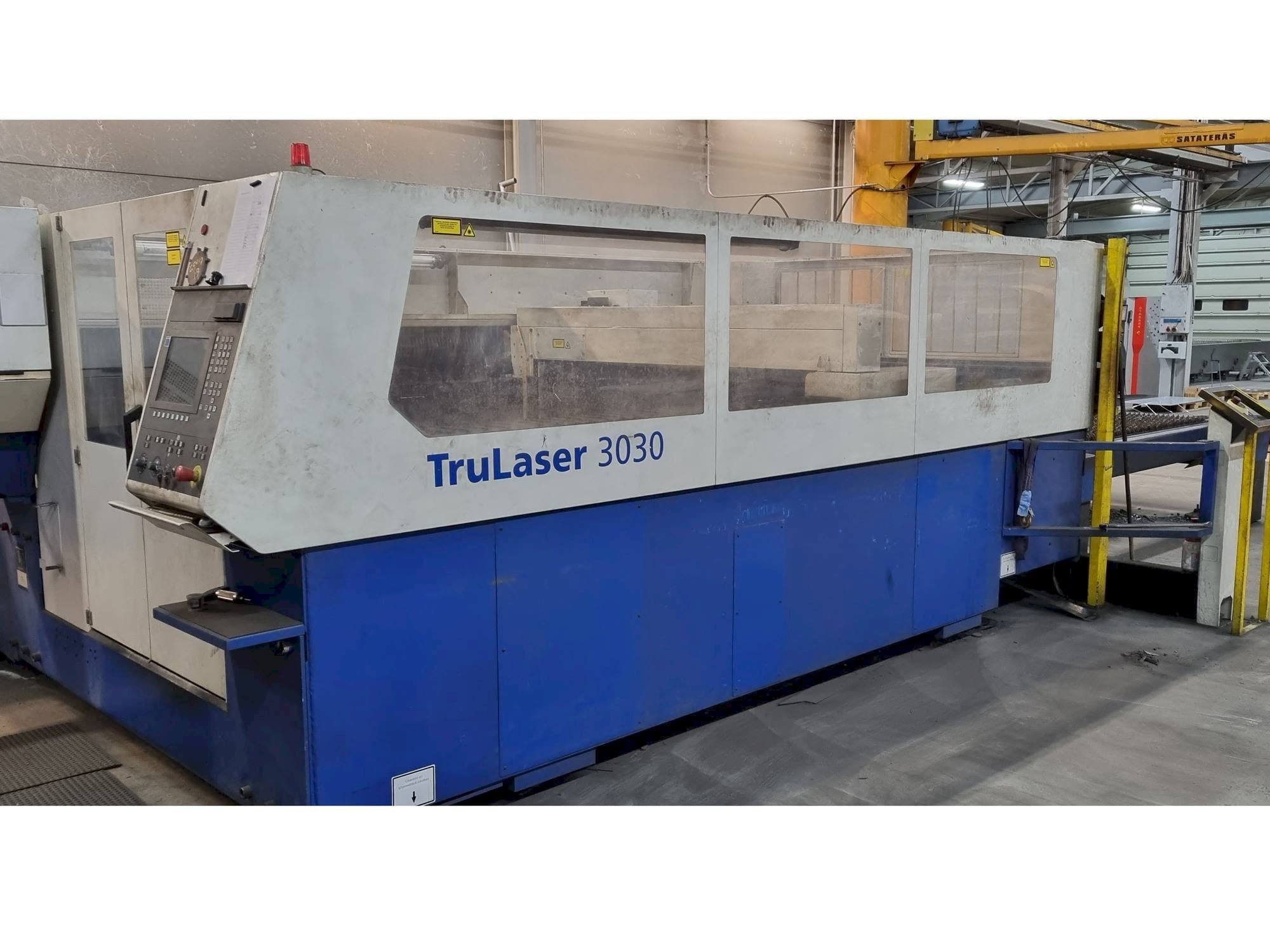 A Trumpf TruLaser 3030  gép elölnézete