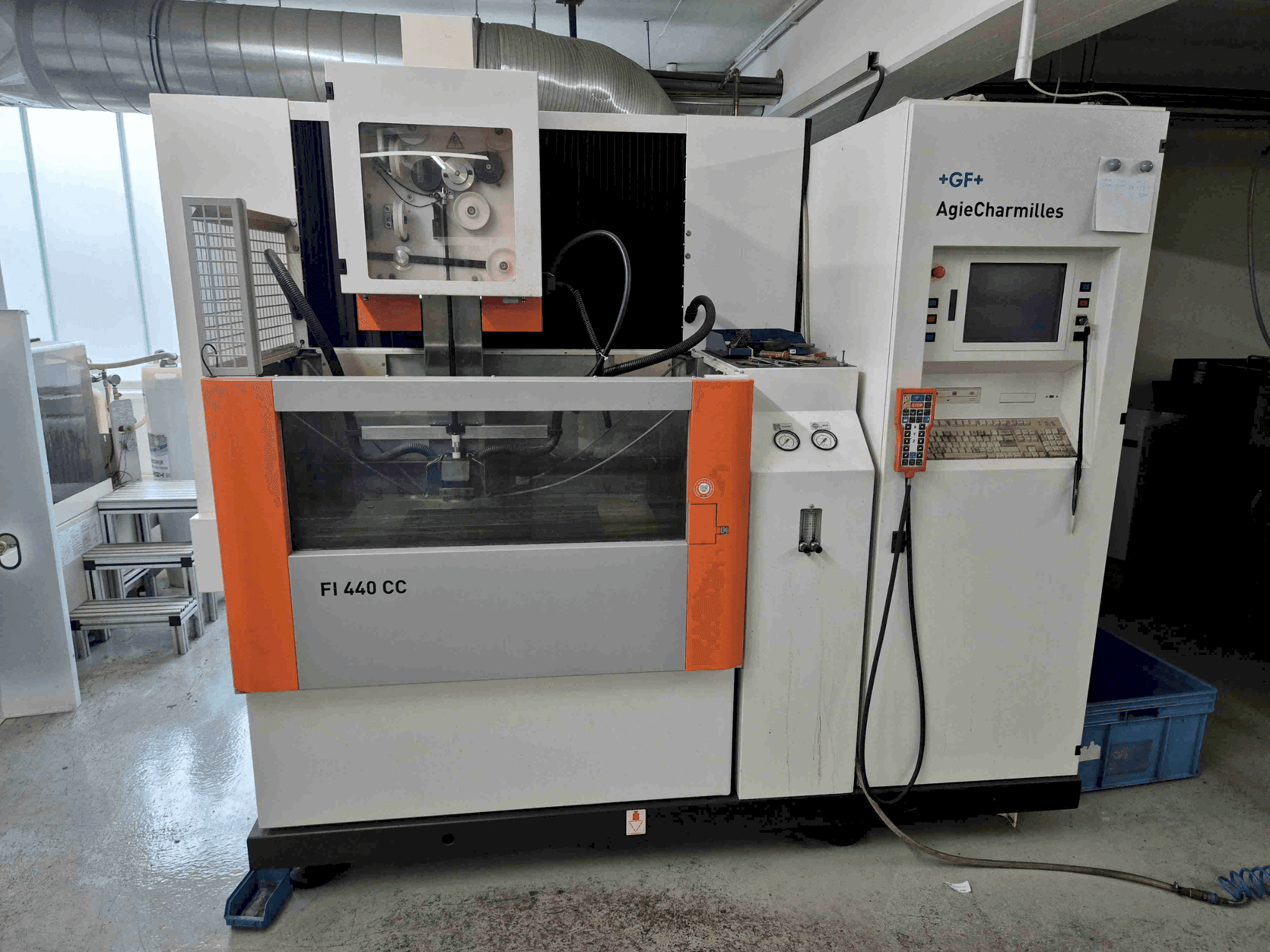 A CHARMILLES FI 440 CC  gép elölnézete