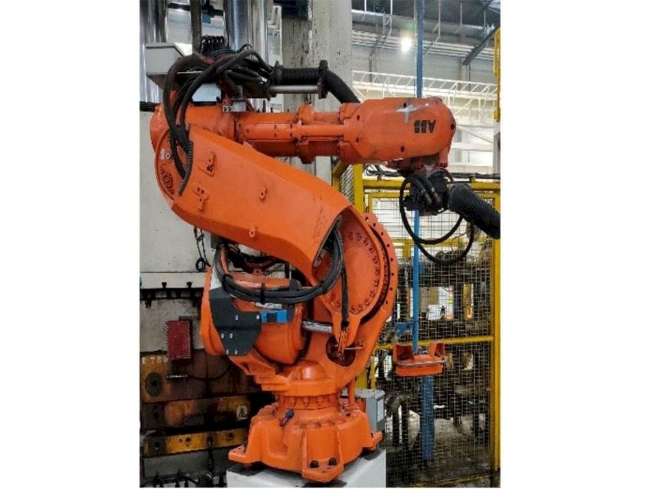 A ABB IRB 6640-185/2.8  gép elölnézete