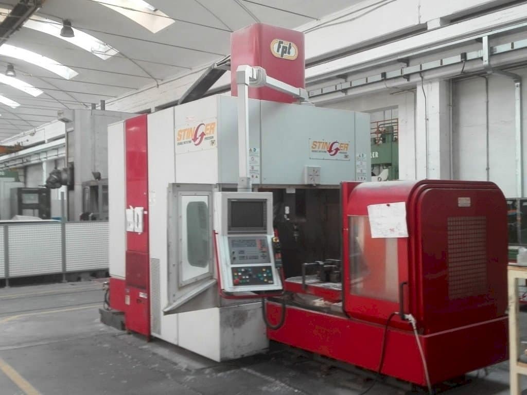 A FPT Stinger  gép elölnézete