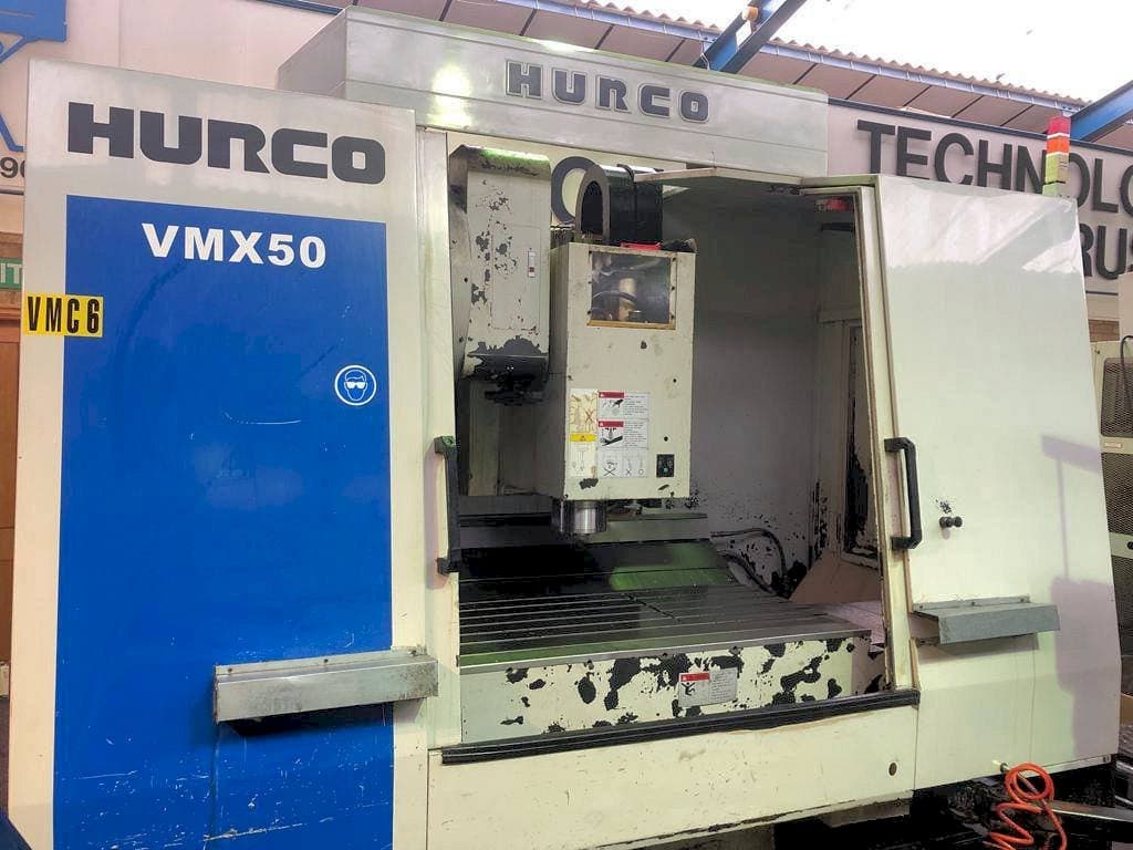 A Hurco VMX 50/40T gép elölnézete
