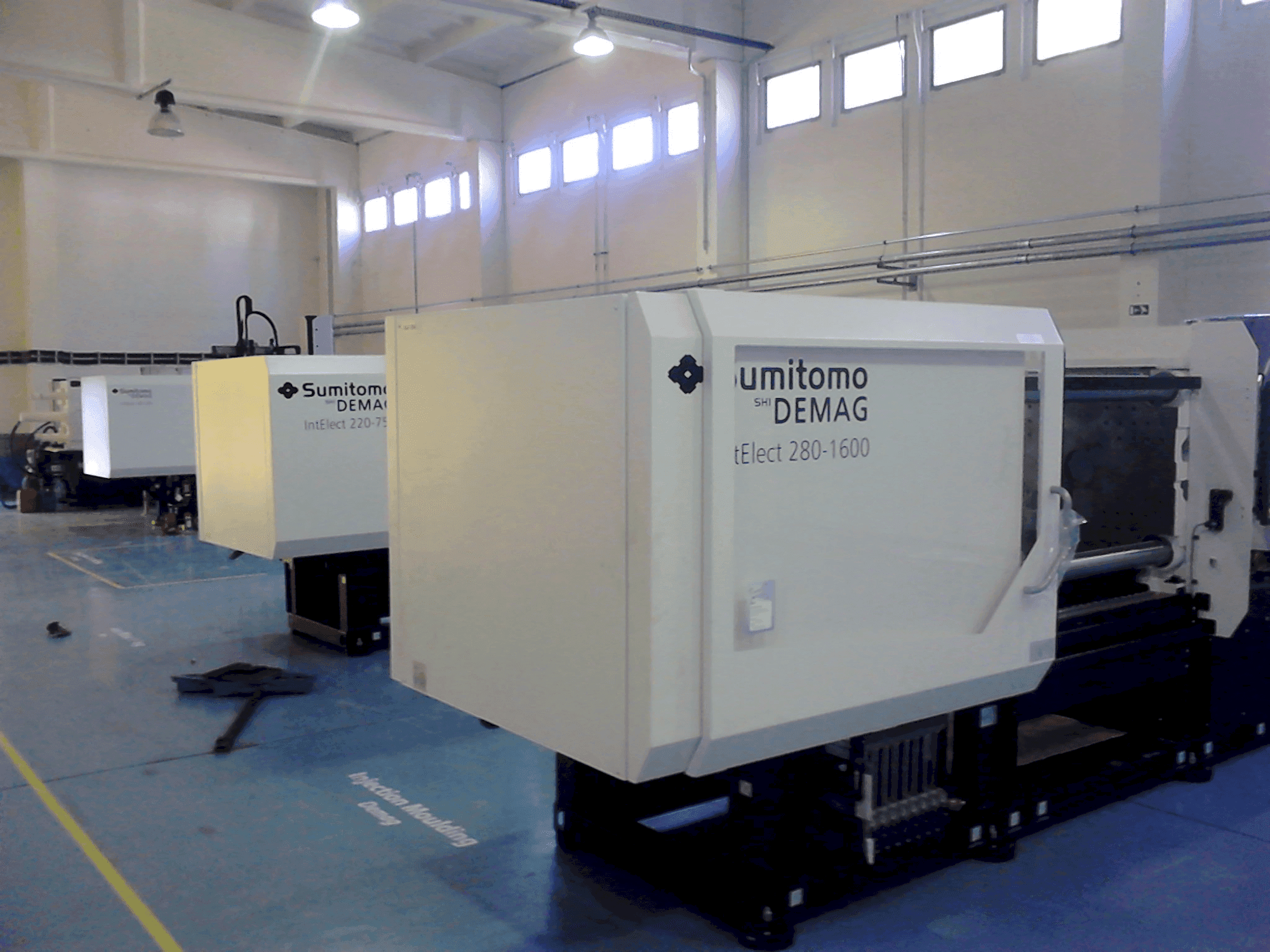 A SUMITOMO SHI DEMAG Intelect 280/685-1600  gép elölnézete