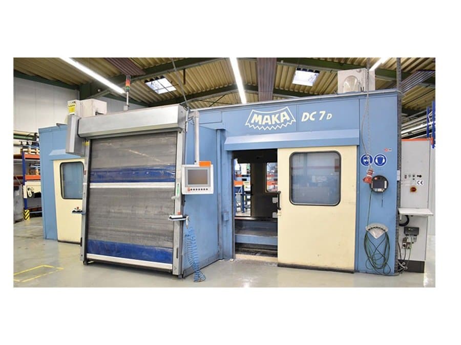 A MAKA DC 7 D  gép elölnézete